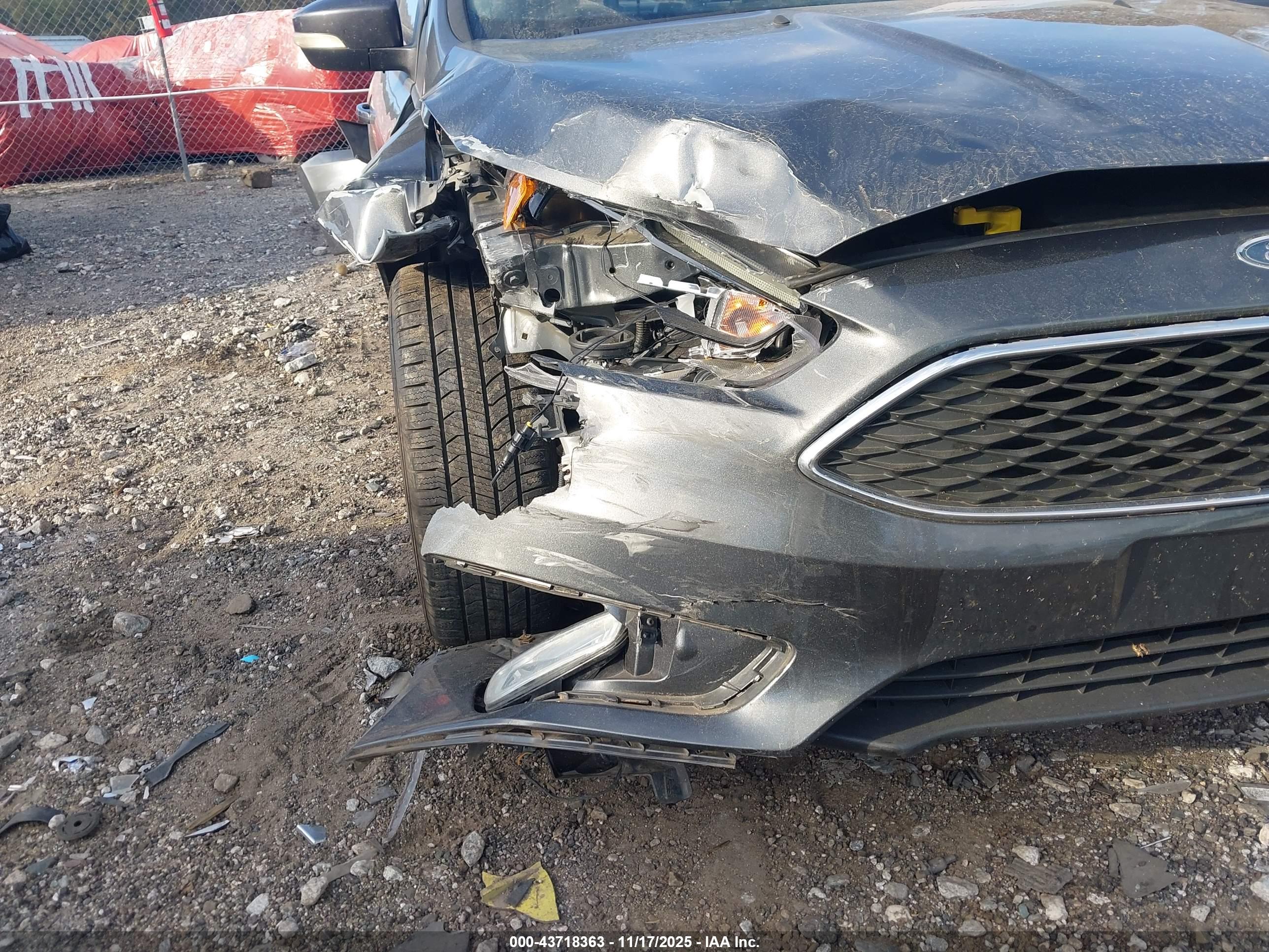 FORD FOCUS image 6