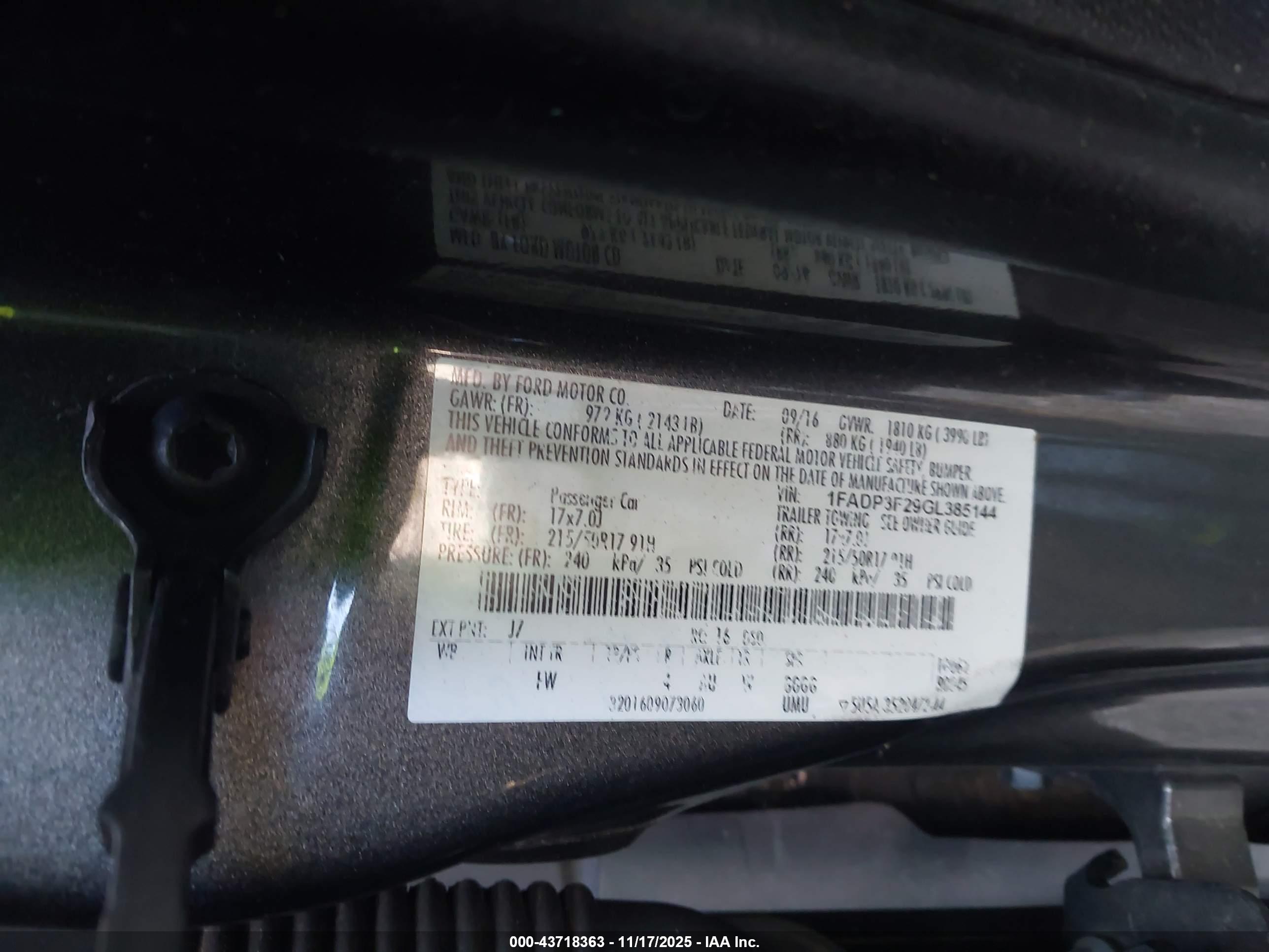 FORD FOCUS image 9