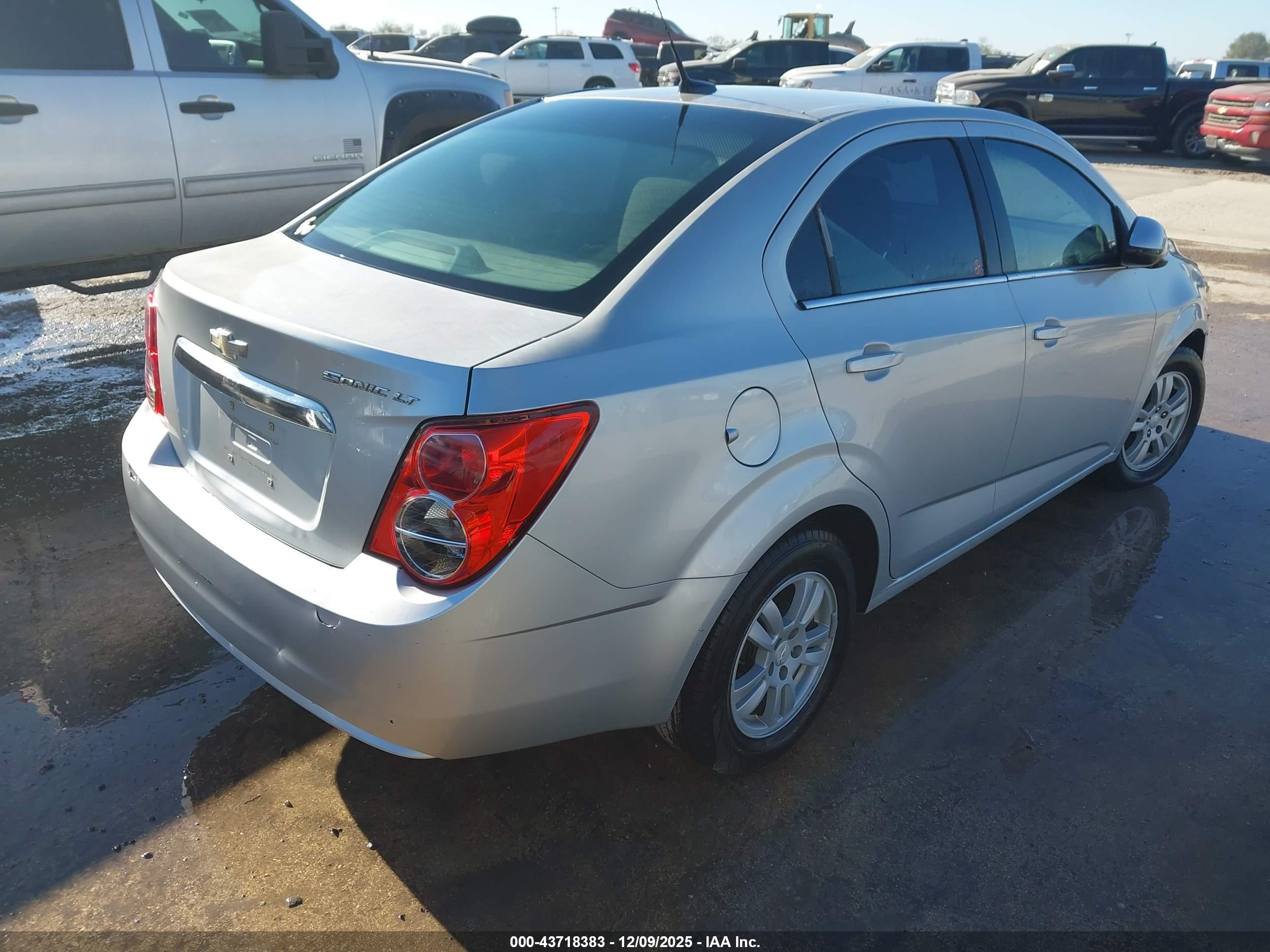 CHEVROLET SONIC image 4