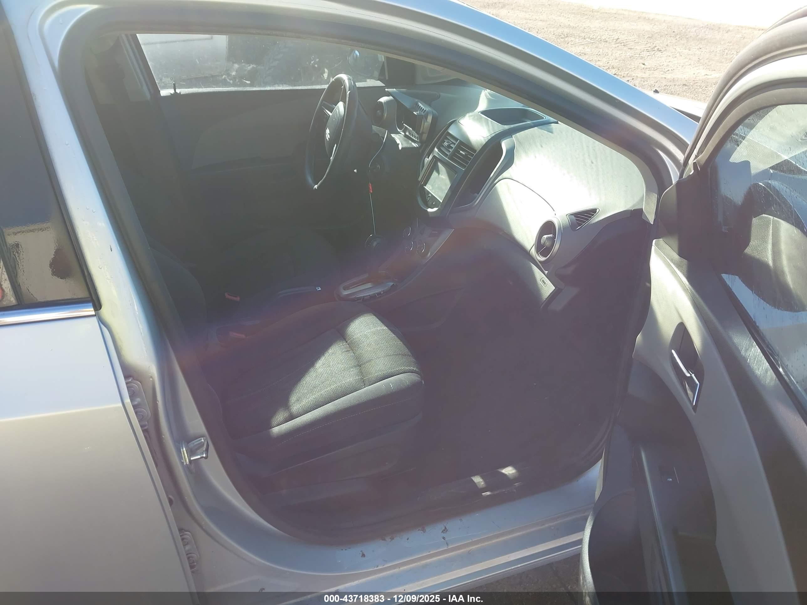 CHEVROLET SONIC image 5