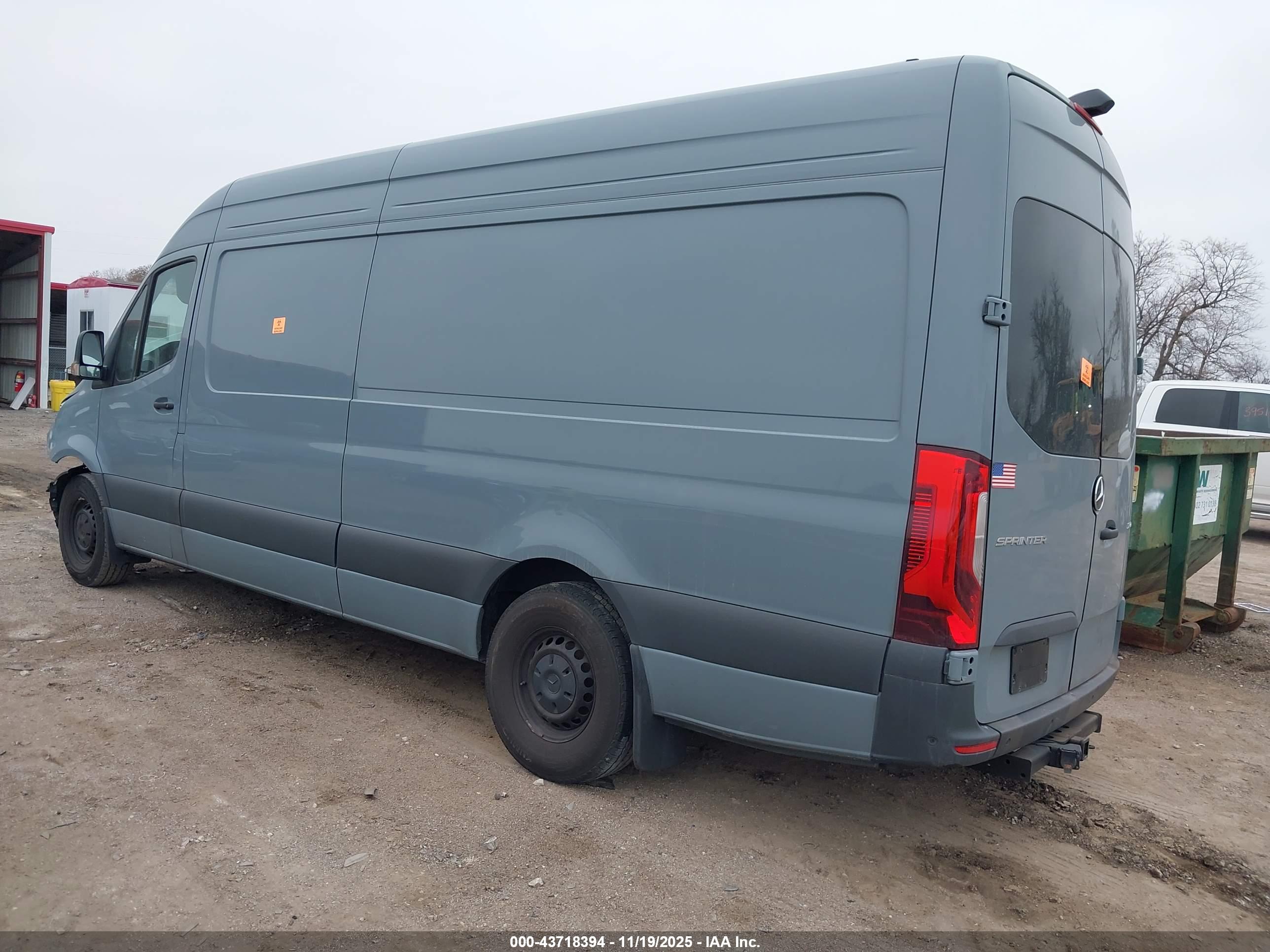 MERCEDES-BENZ SPRINTER image 3