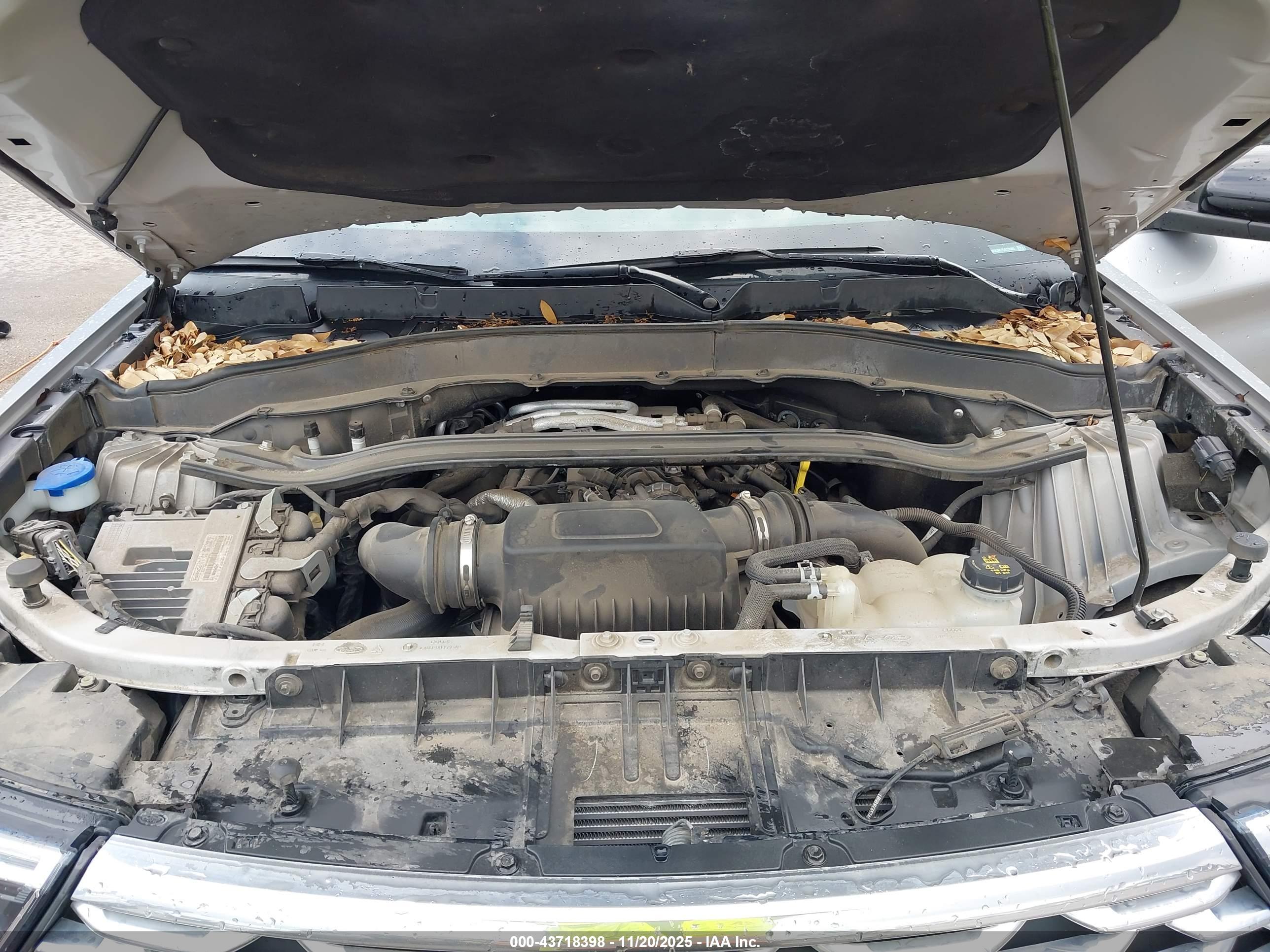 FORD EXPLORER image 10