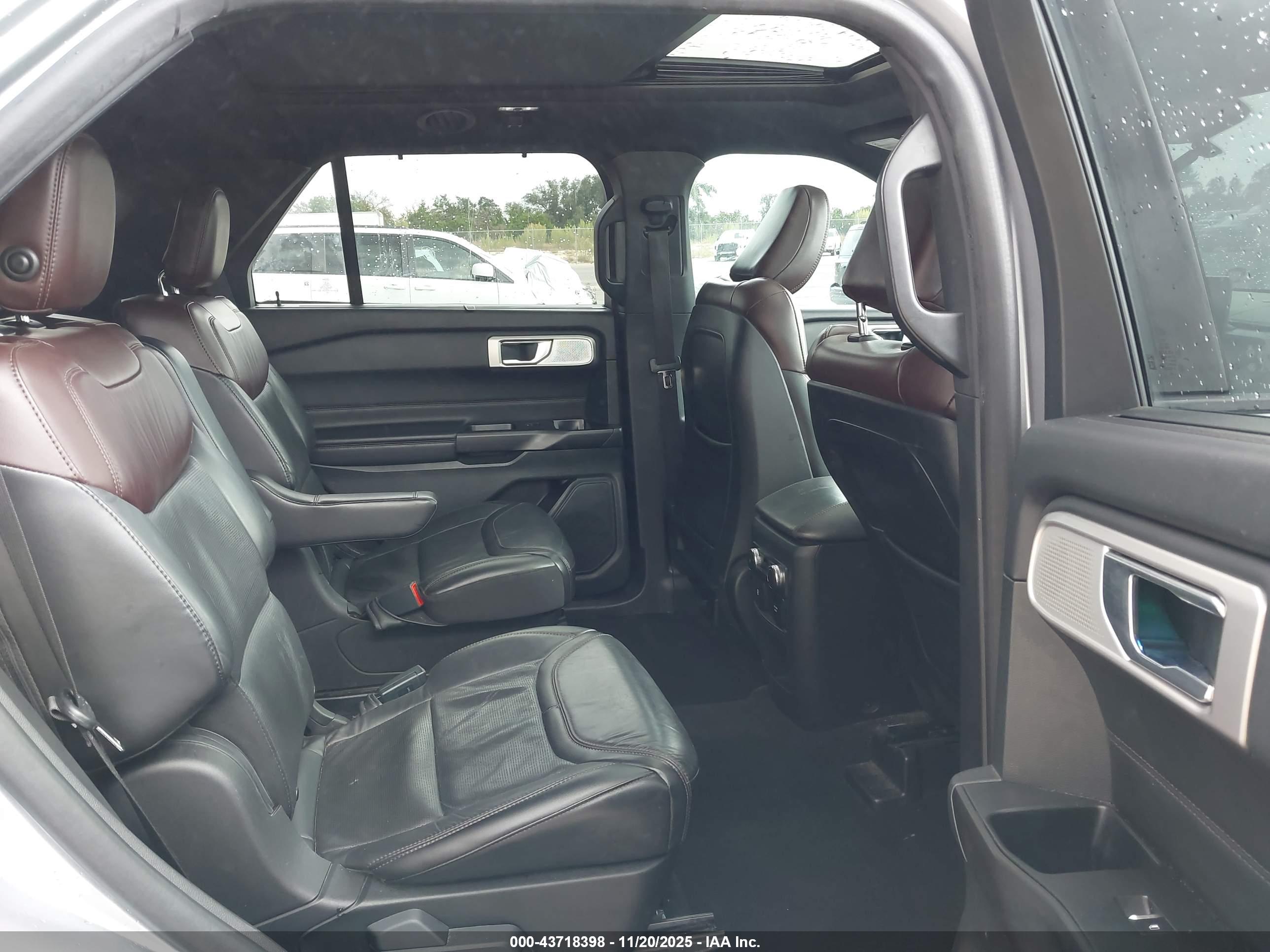 FORD EXPLORER image 8