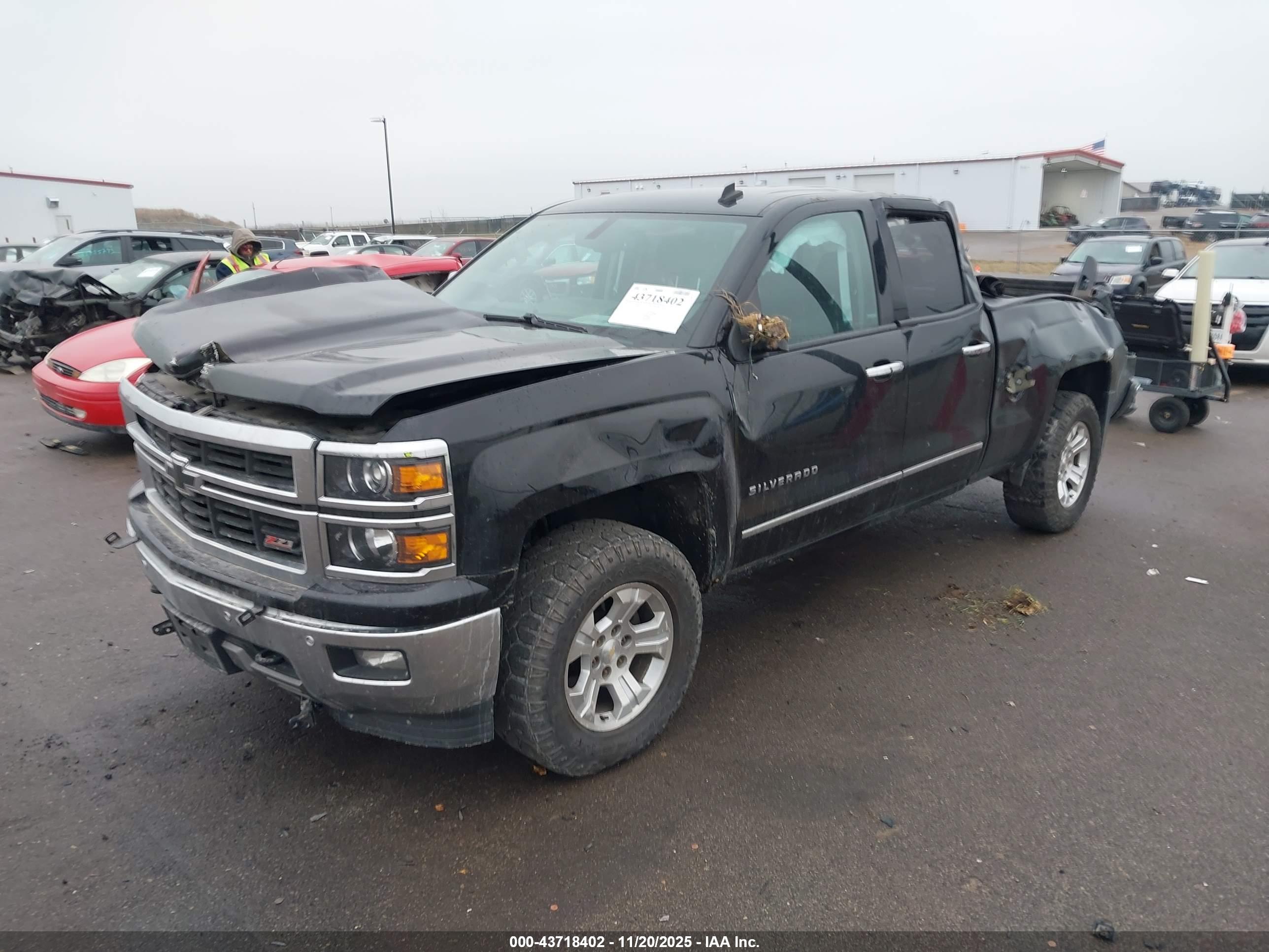 CHEVROLET SILVERADO image 2