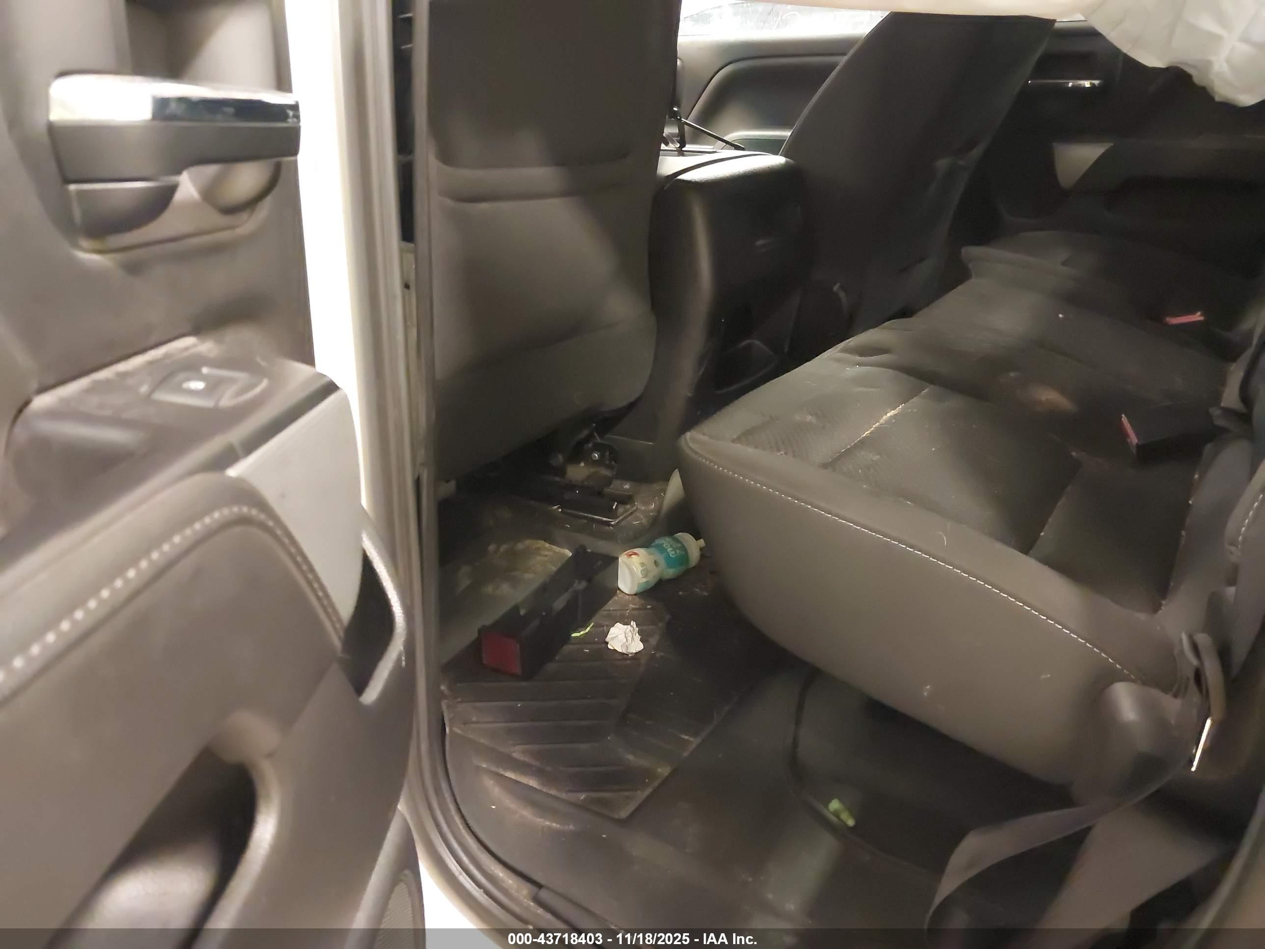 CHEVROLET SILVERADO image 8