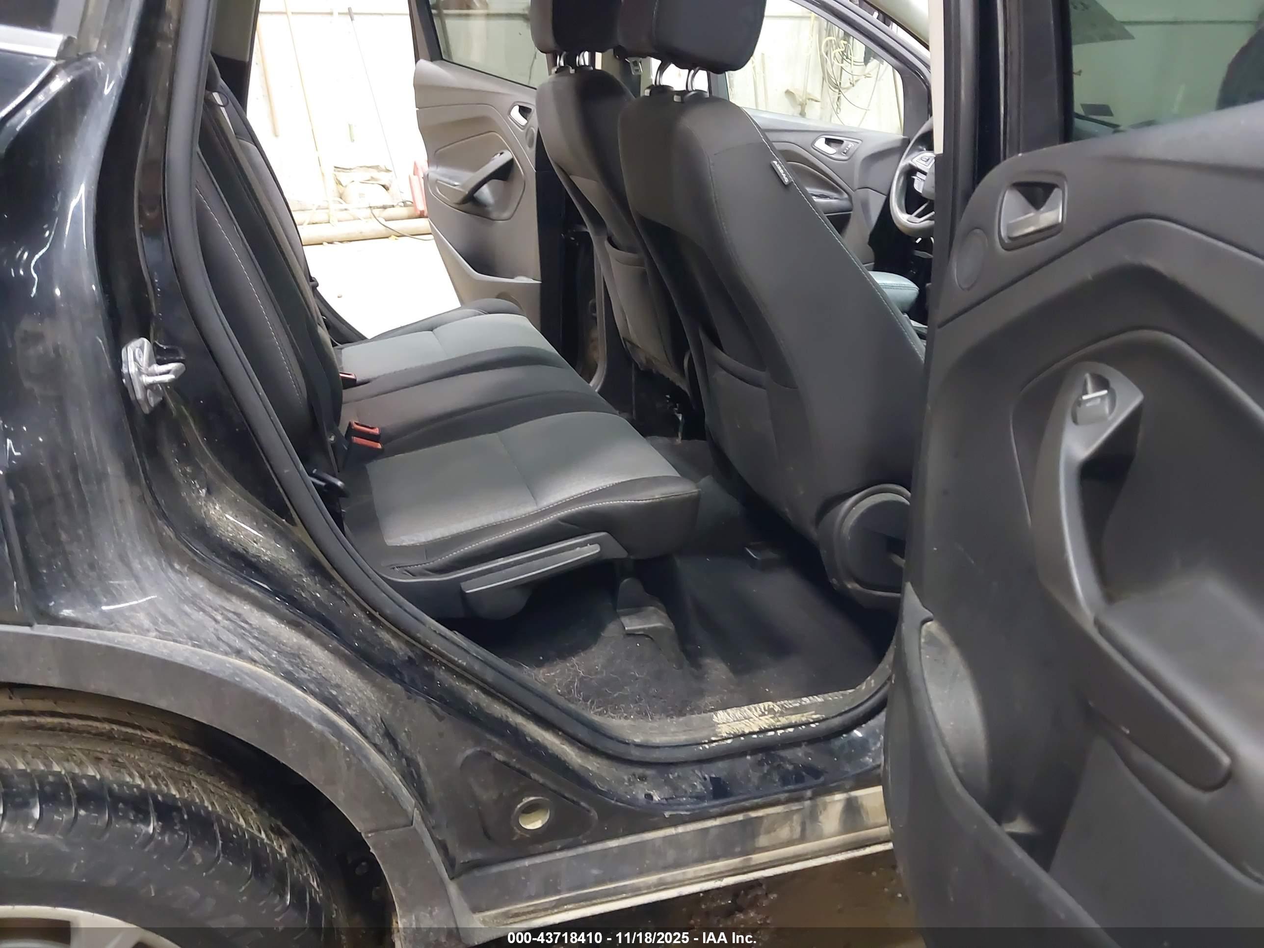 FORD ESCAPE image 8