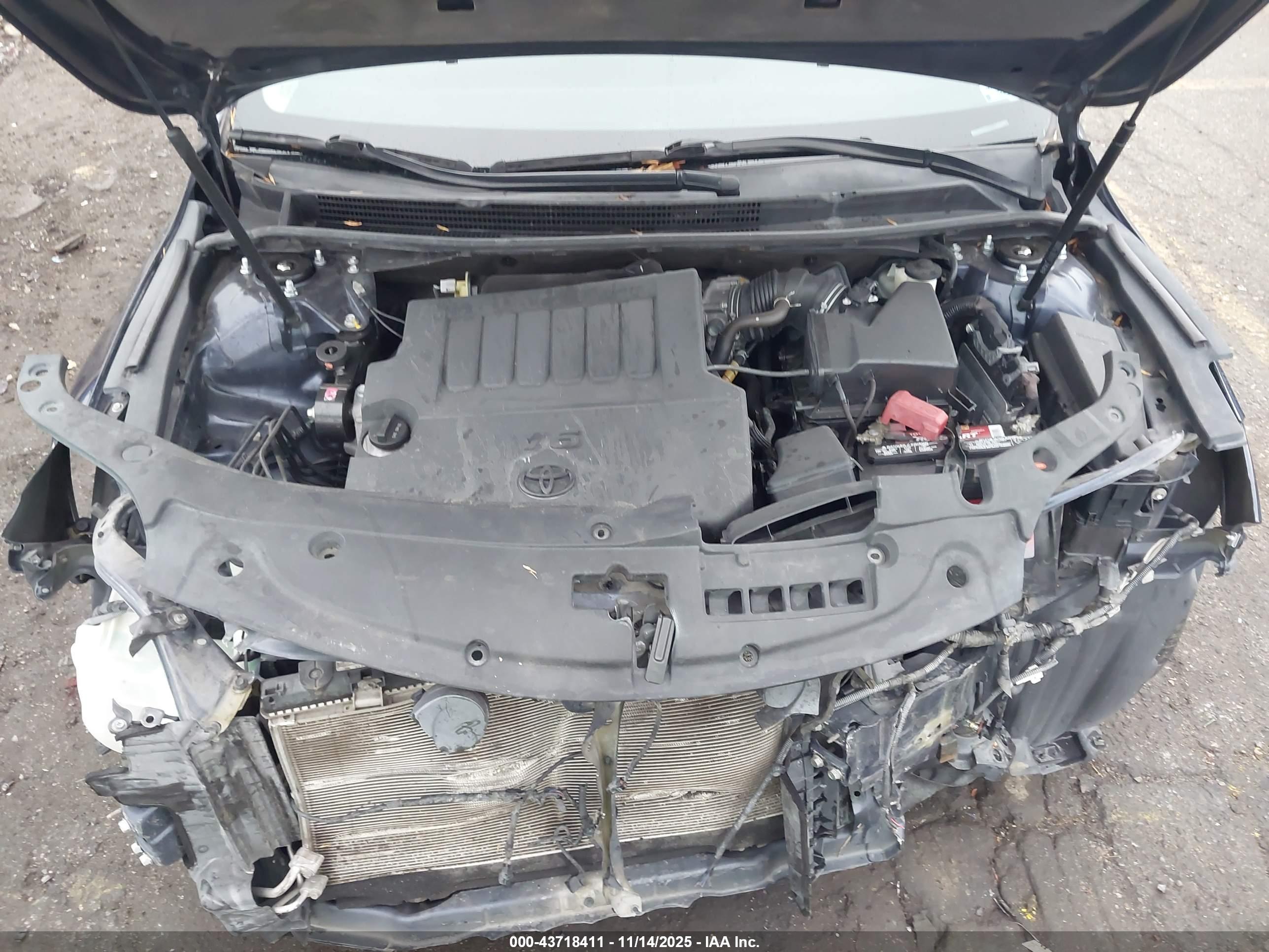 TOYOTA AVALON image 10