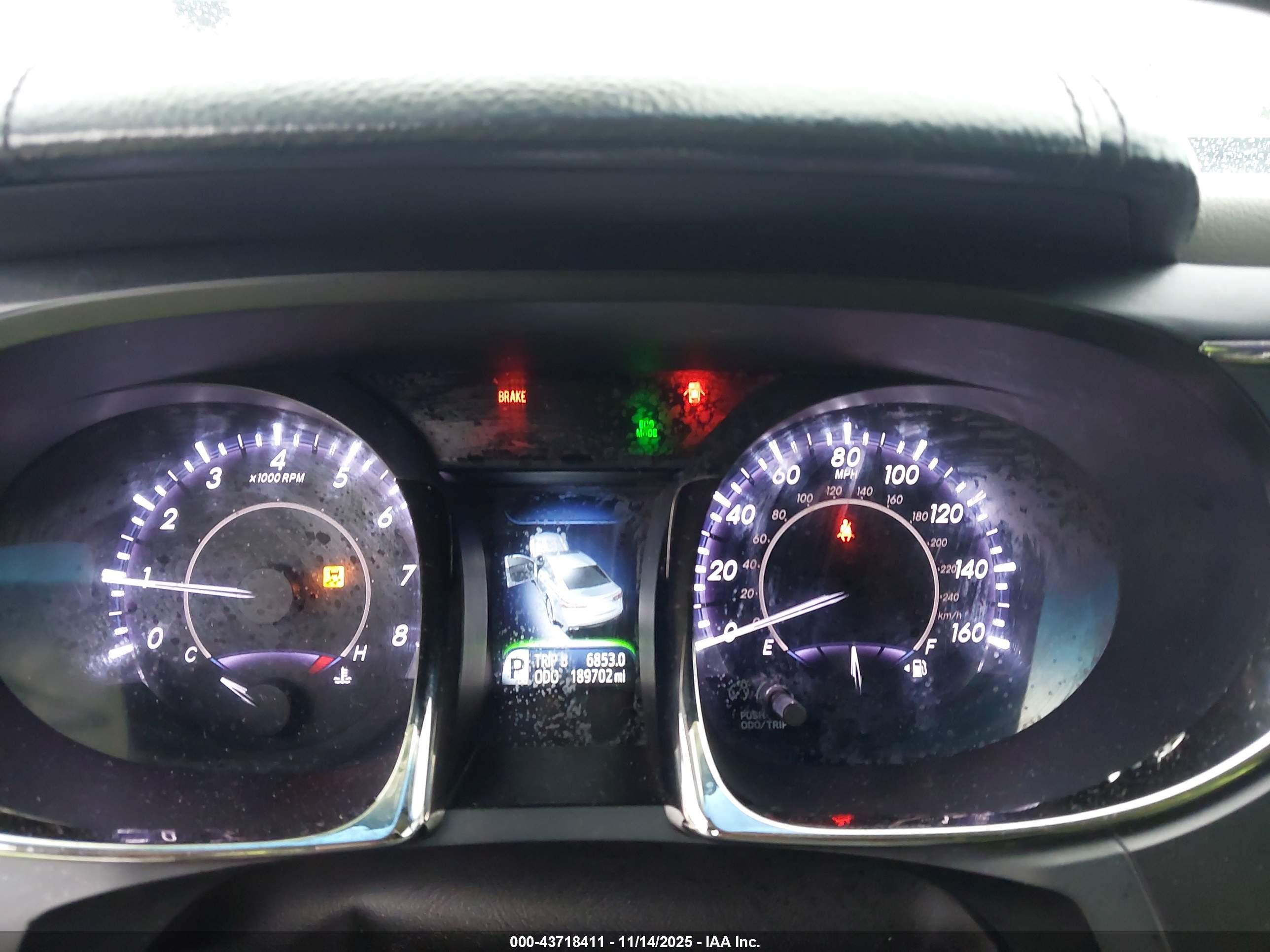 TOYOTA AVALON image 7