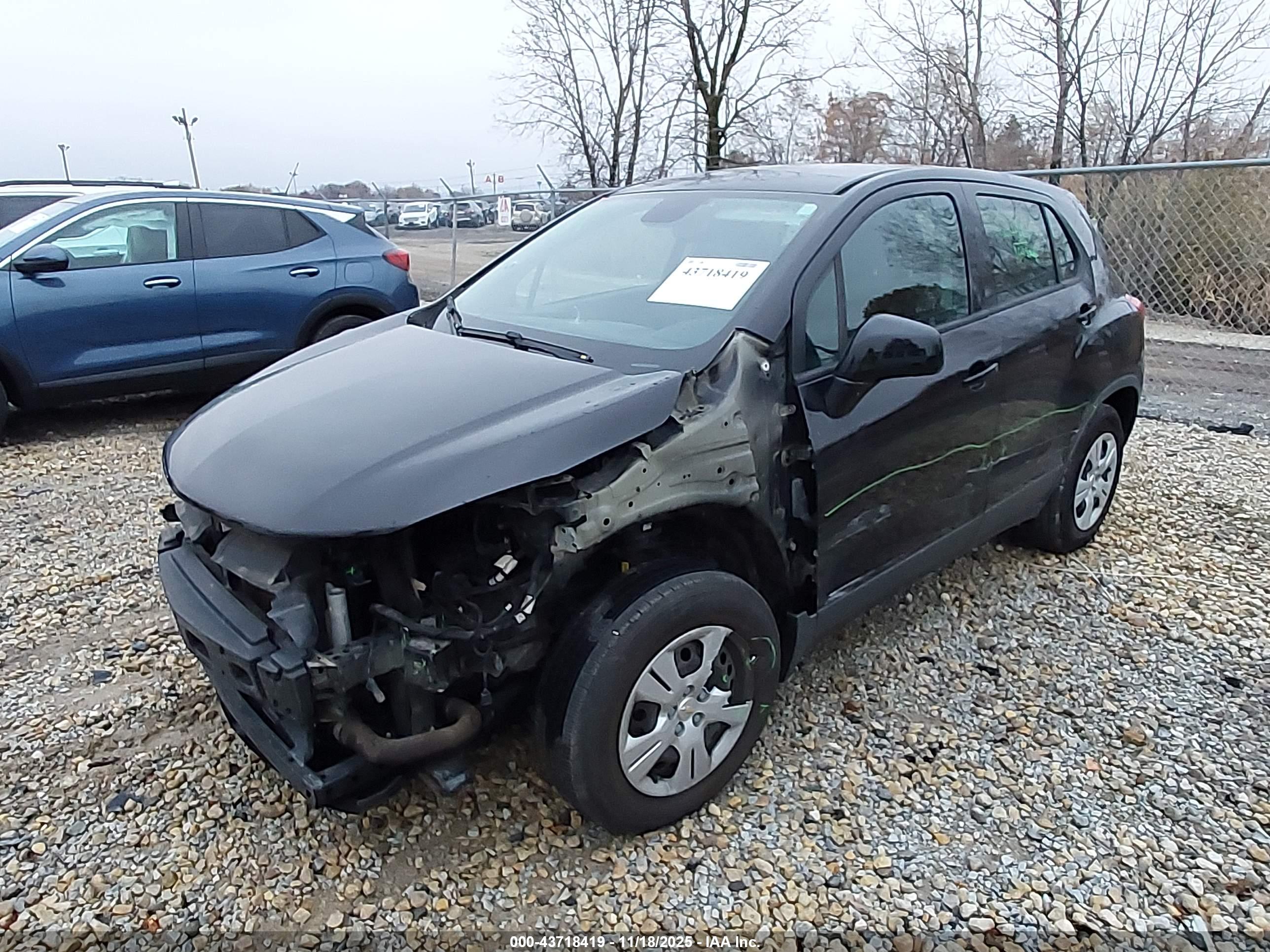 CHEVROLET TRAX image 2