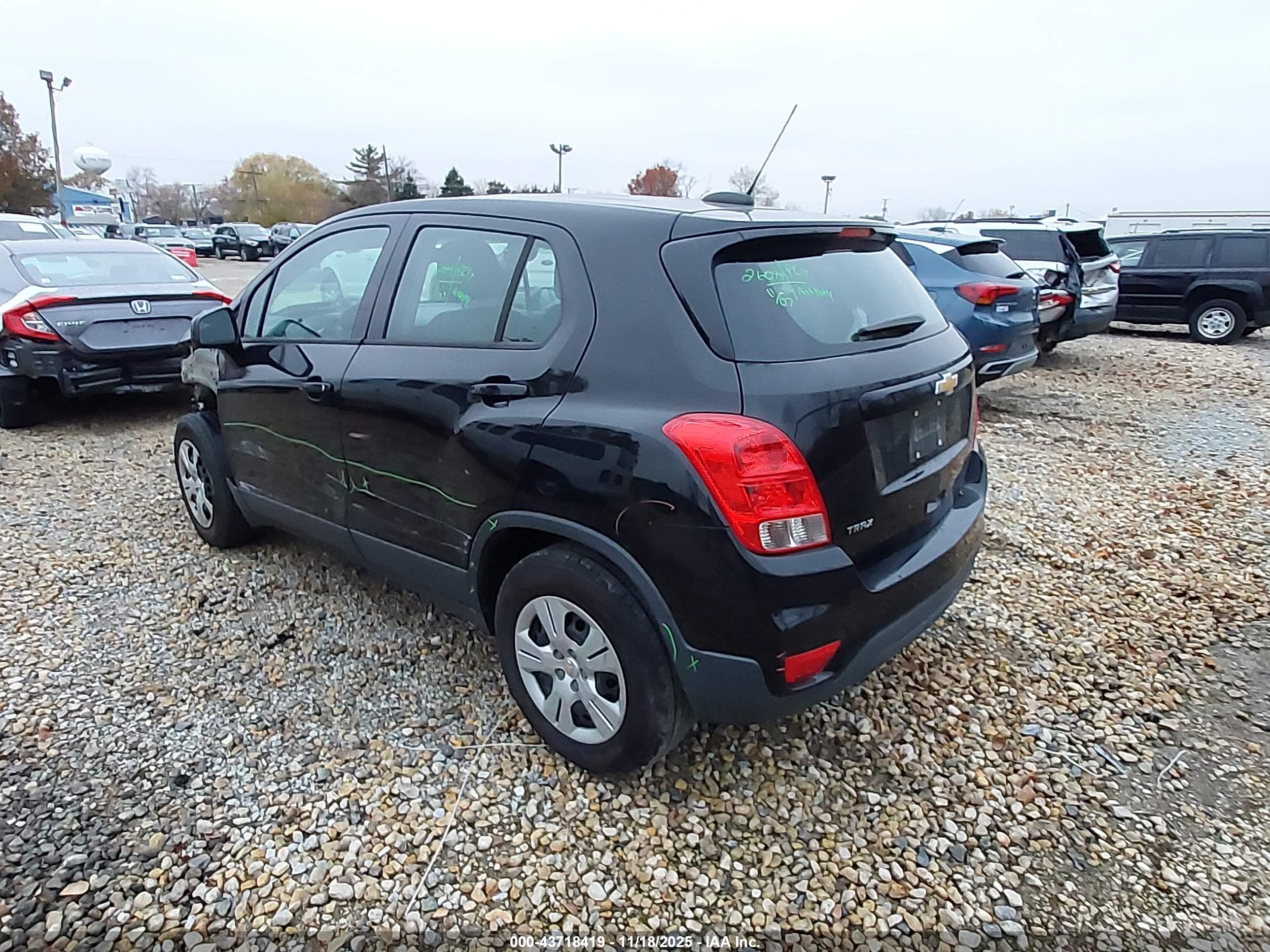 CHEVROLET TRAX image 3