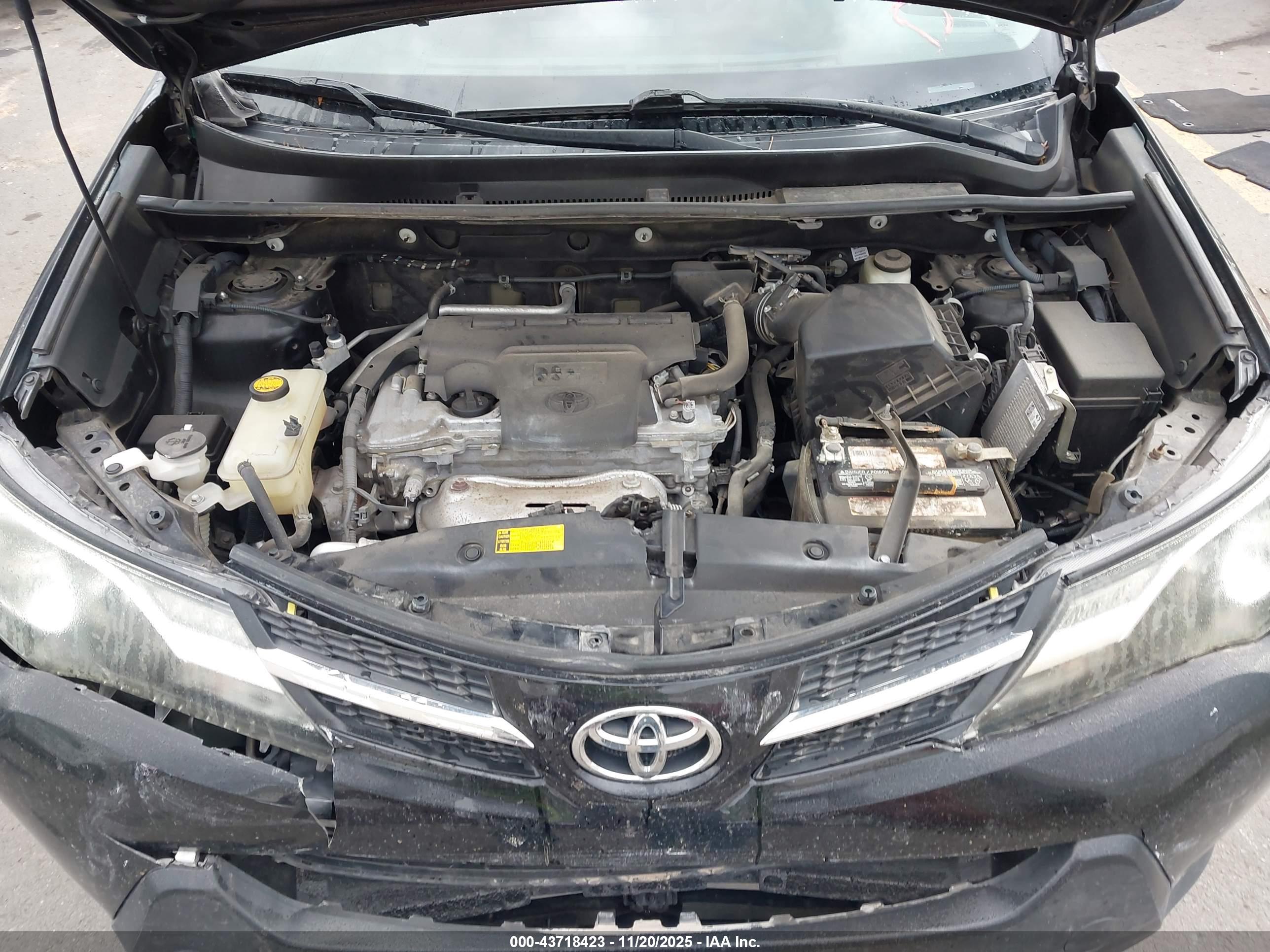 TOYOTA RAV4 image 10