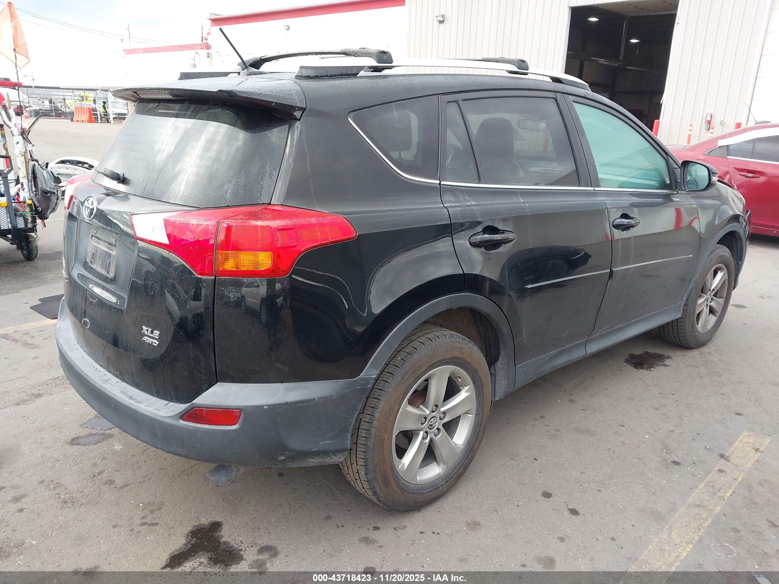 TOYOTA RAV4 image 4