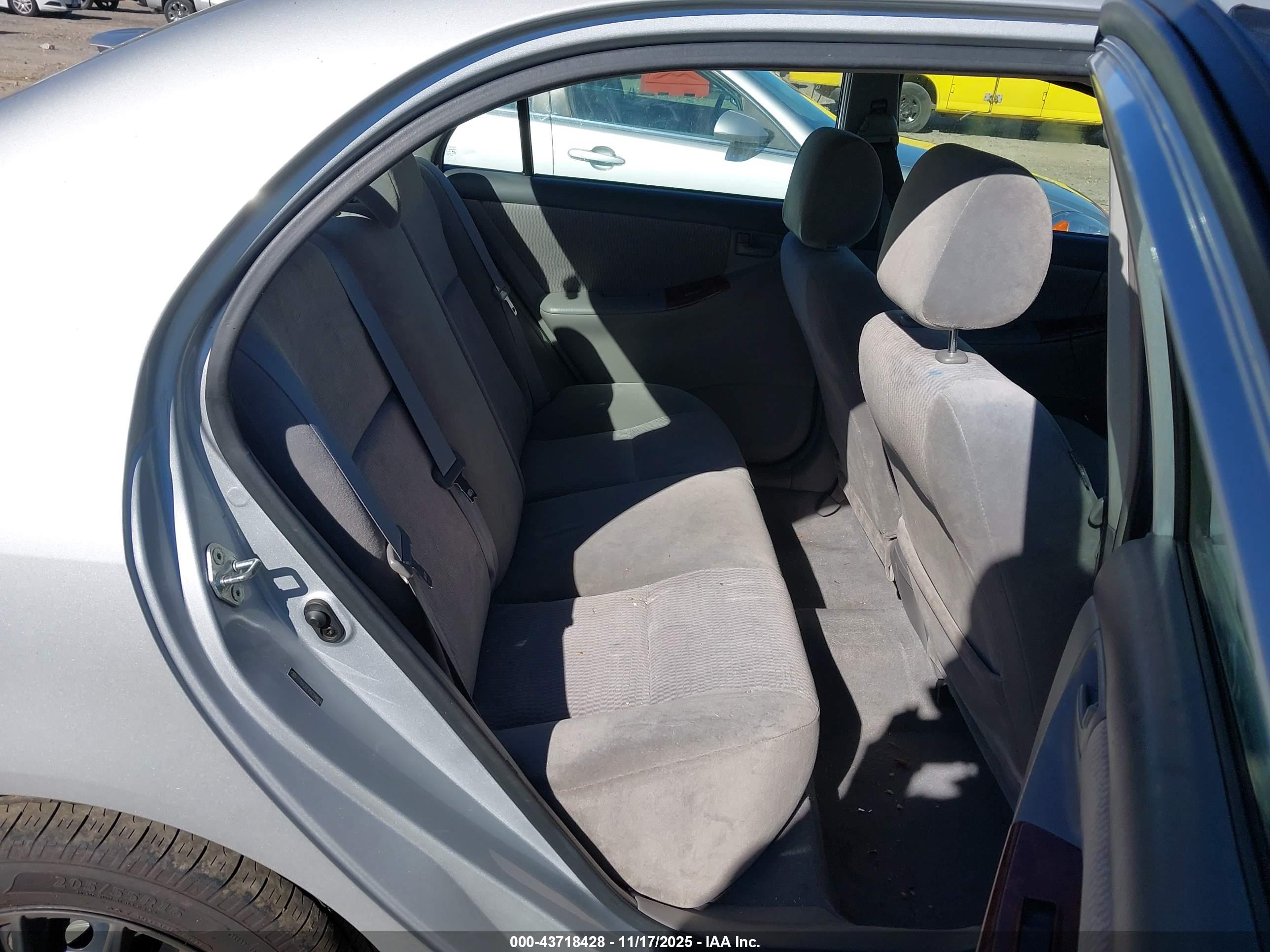 TOYOTA COROLLA image 8