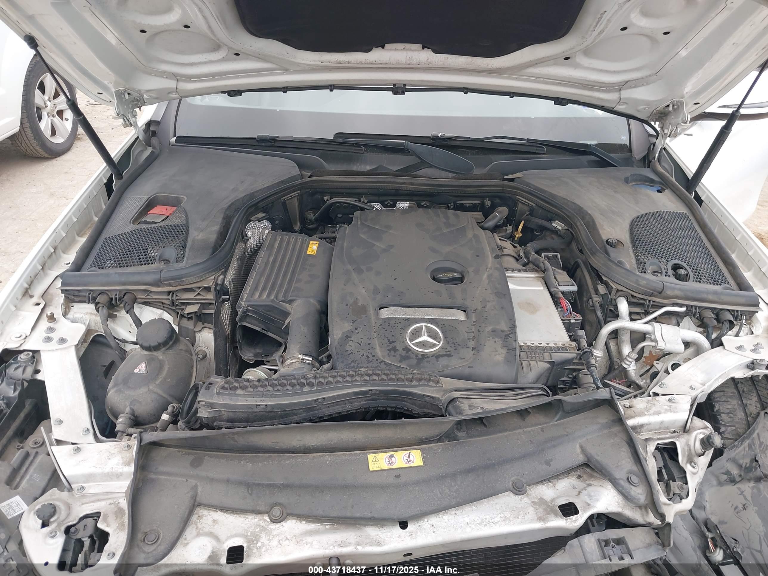 MERCEDES-BENZ E image 10