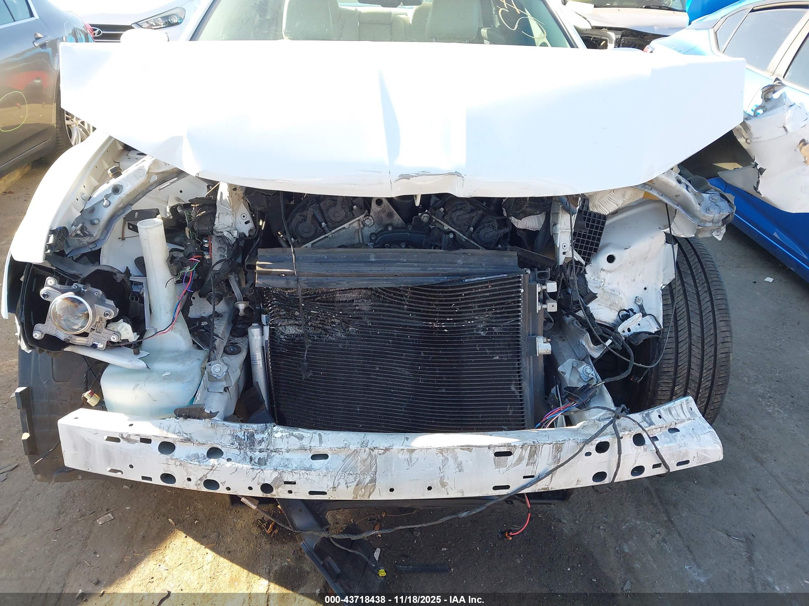 CHRYSLER 300 image 6