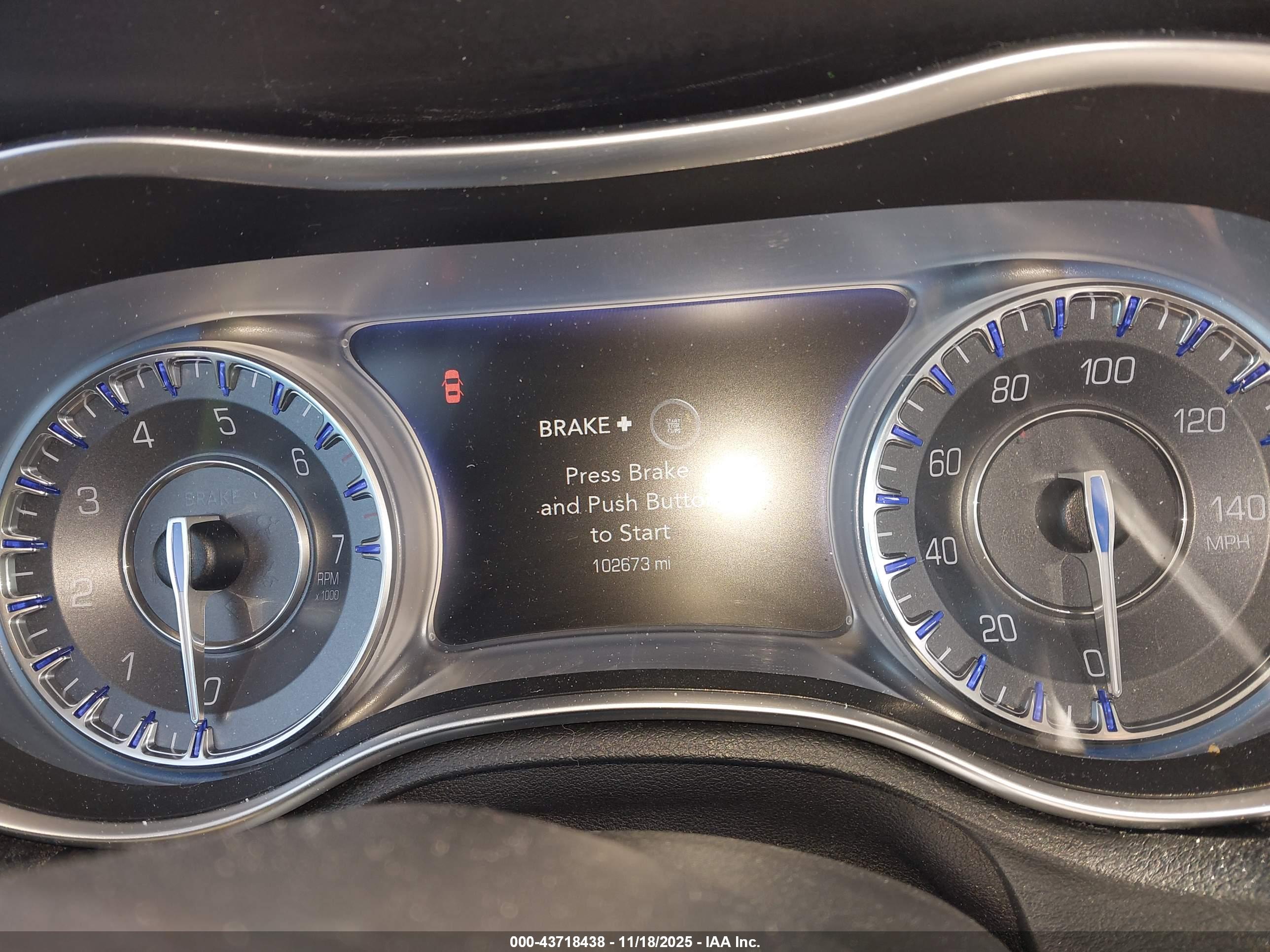 CHRYSLER 300 image 7
