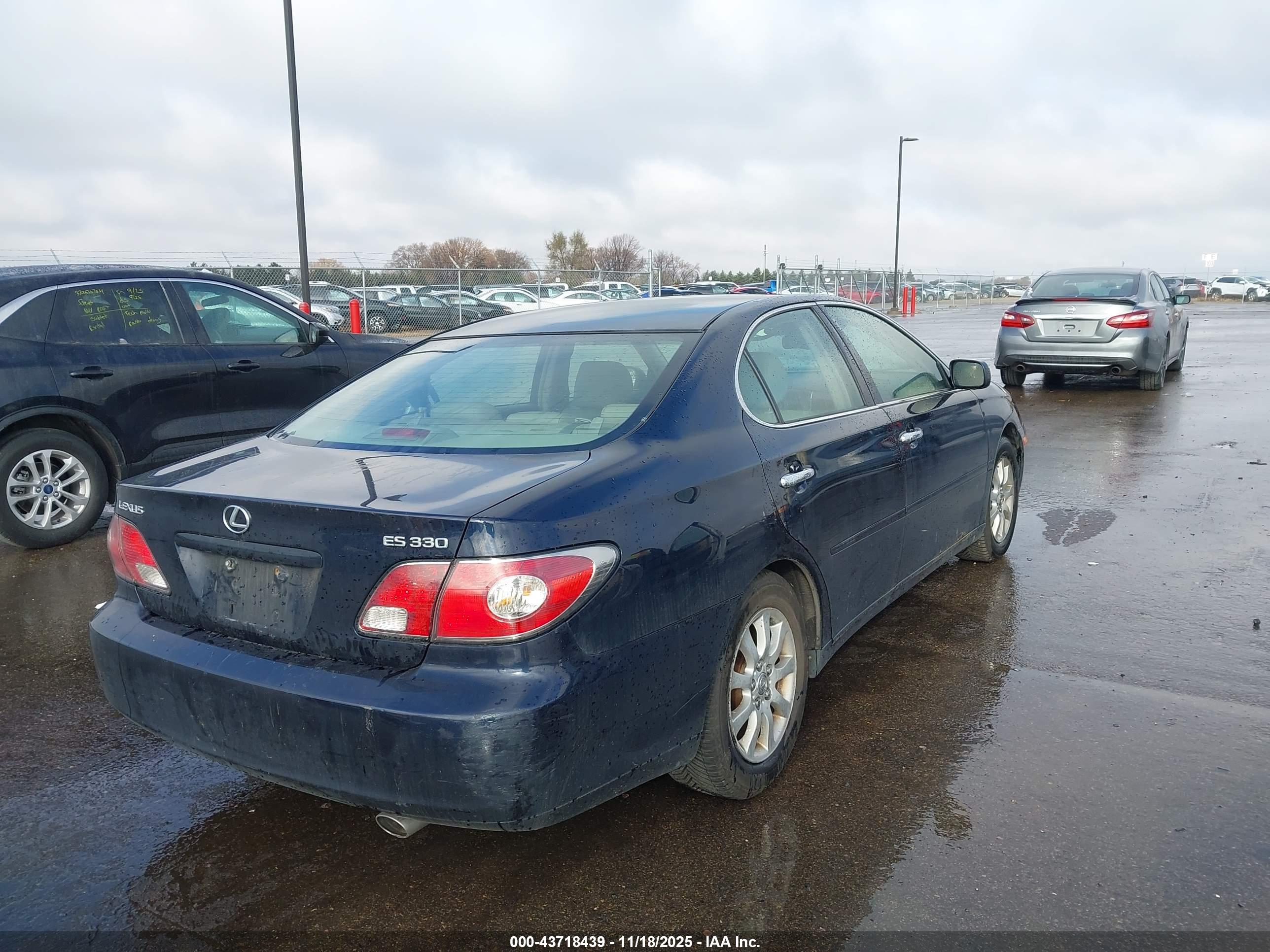LEXUS ES image 4