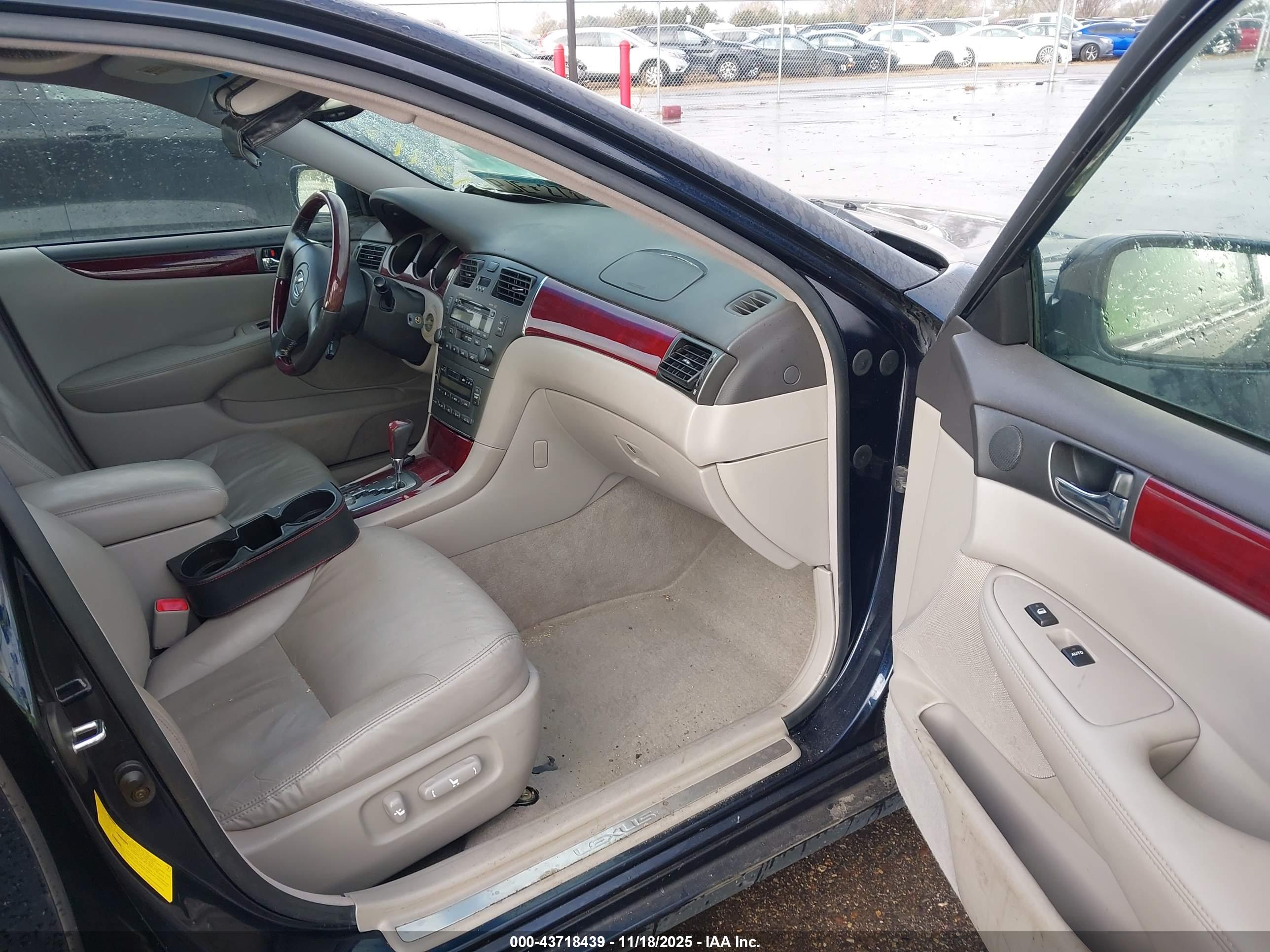 LEXUS ES image 5
