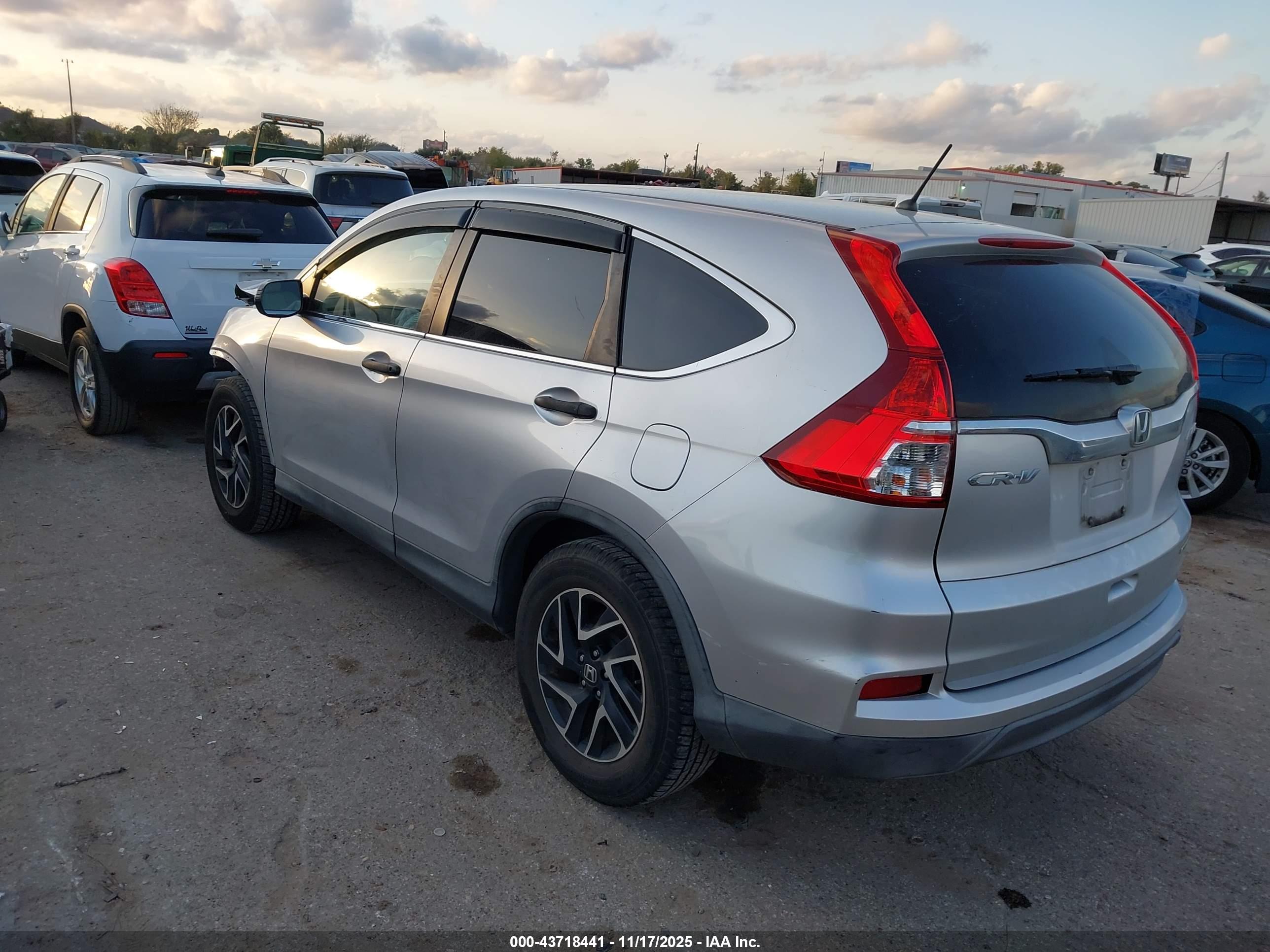 HONDA CR-V image 3