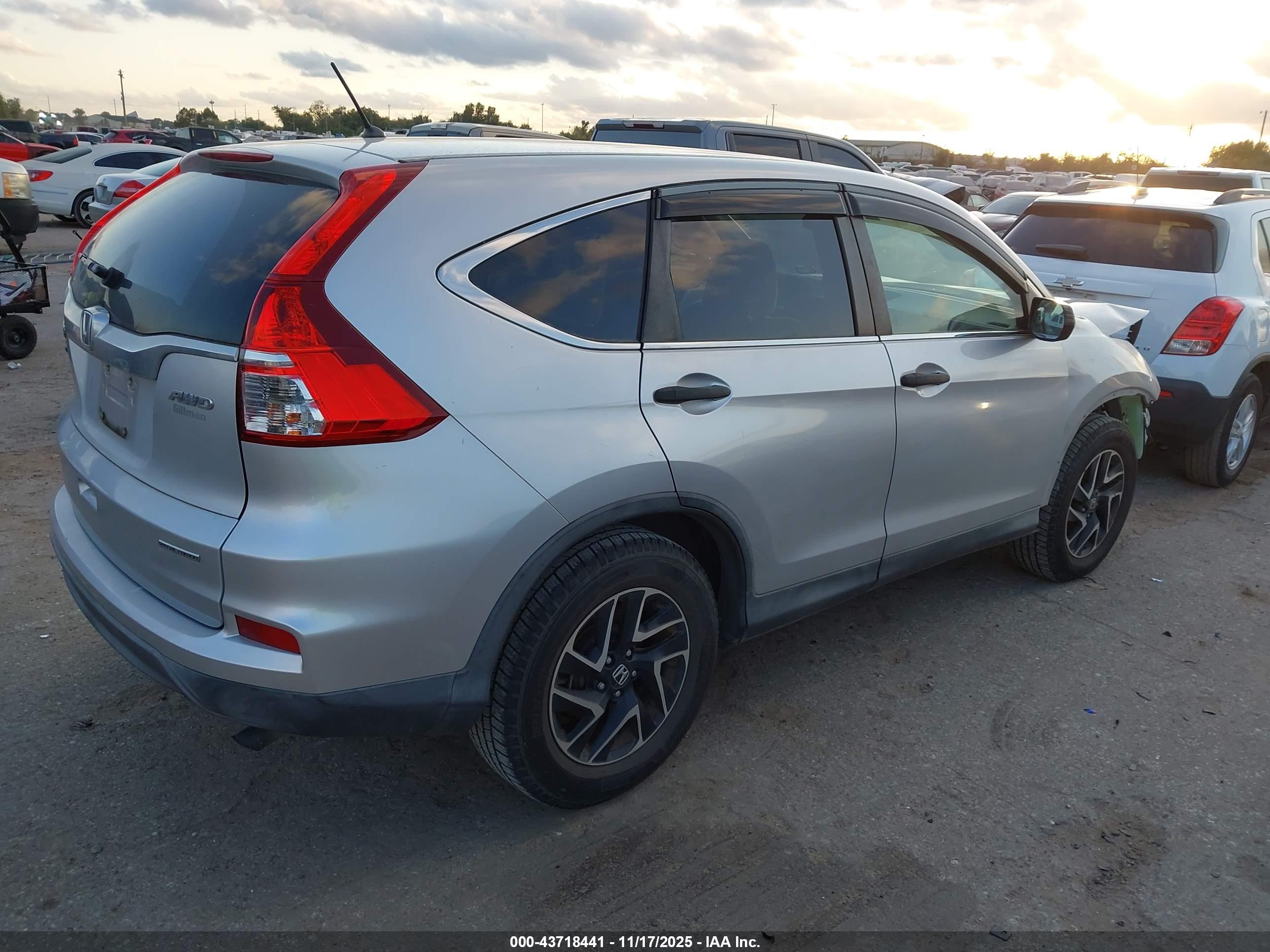 HONDA CR-V image 4
