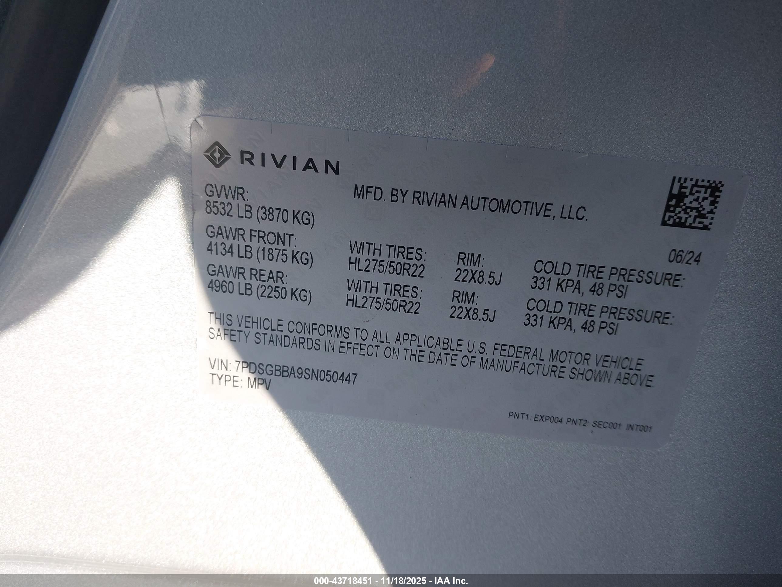 RIVIAN R1S image 9