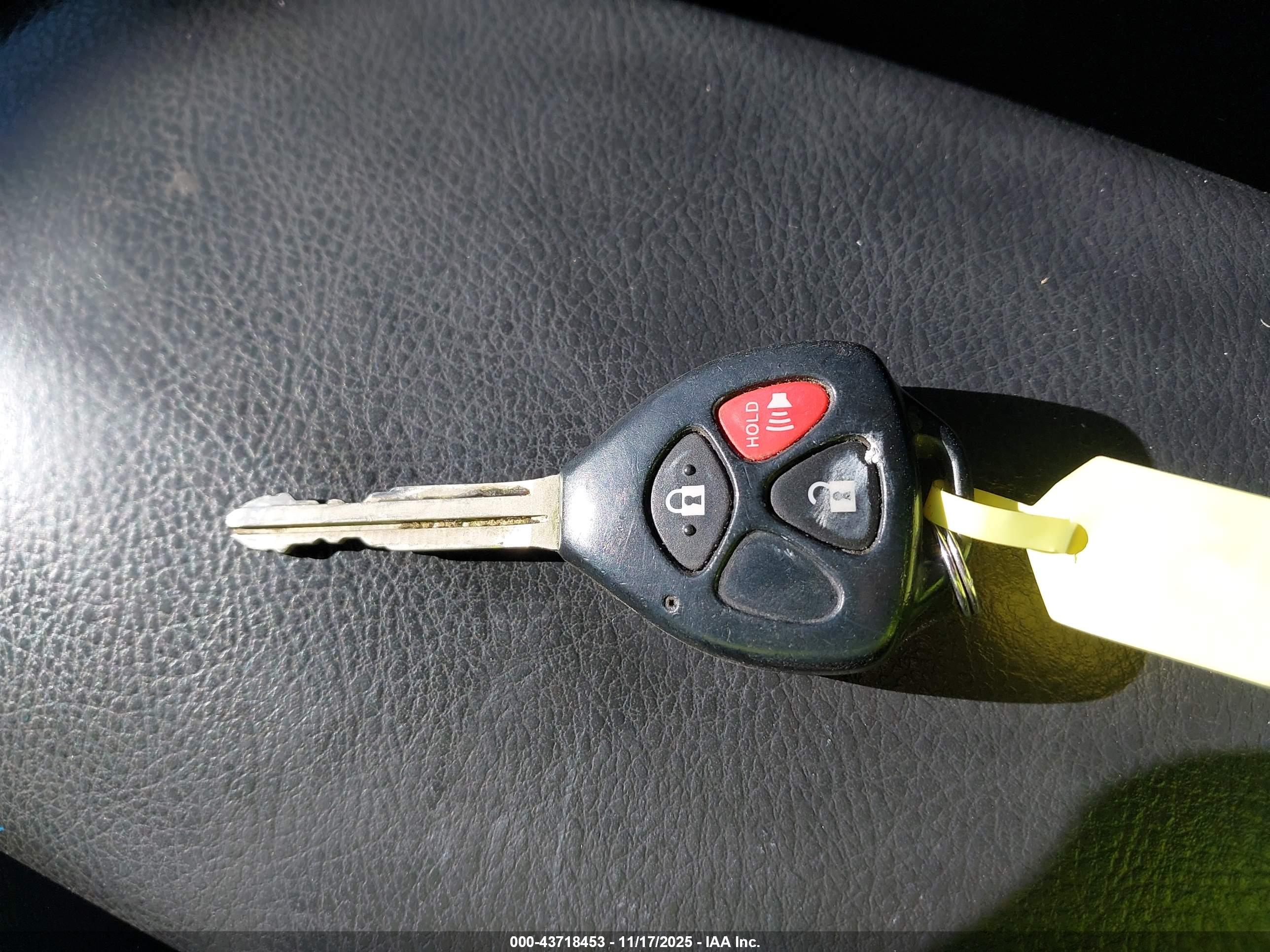 TOYOTA RAV4 image 11