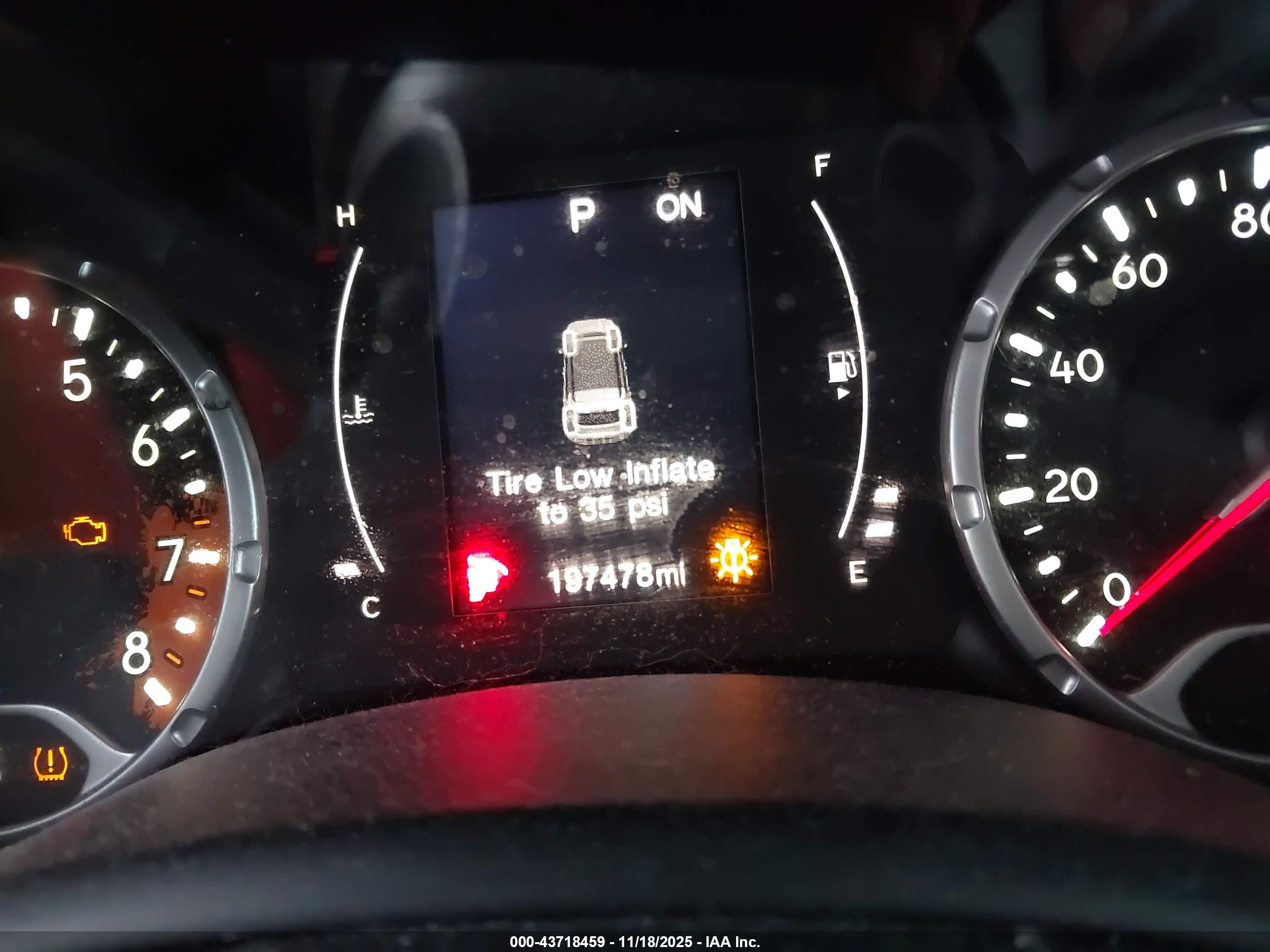 JEEP RENEGADE image 7