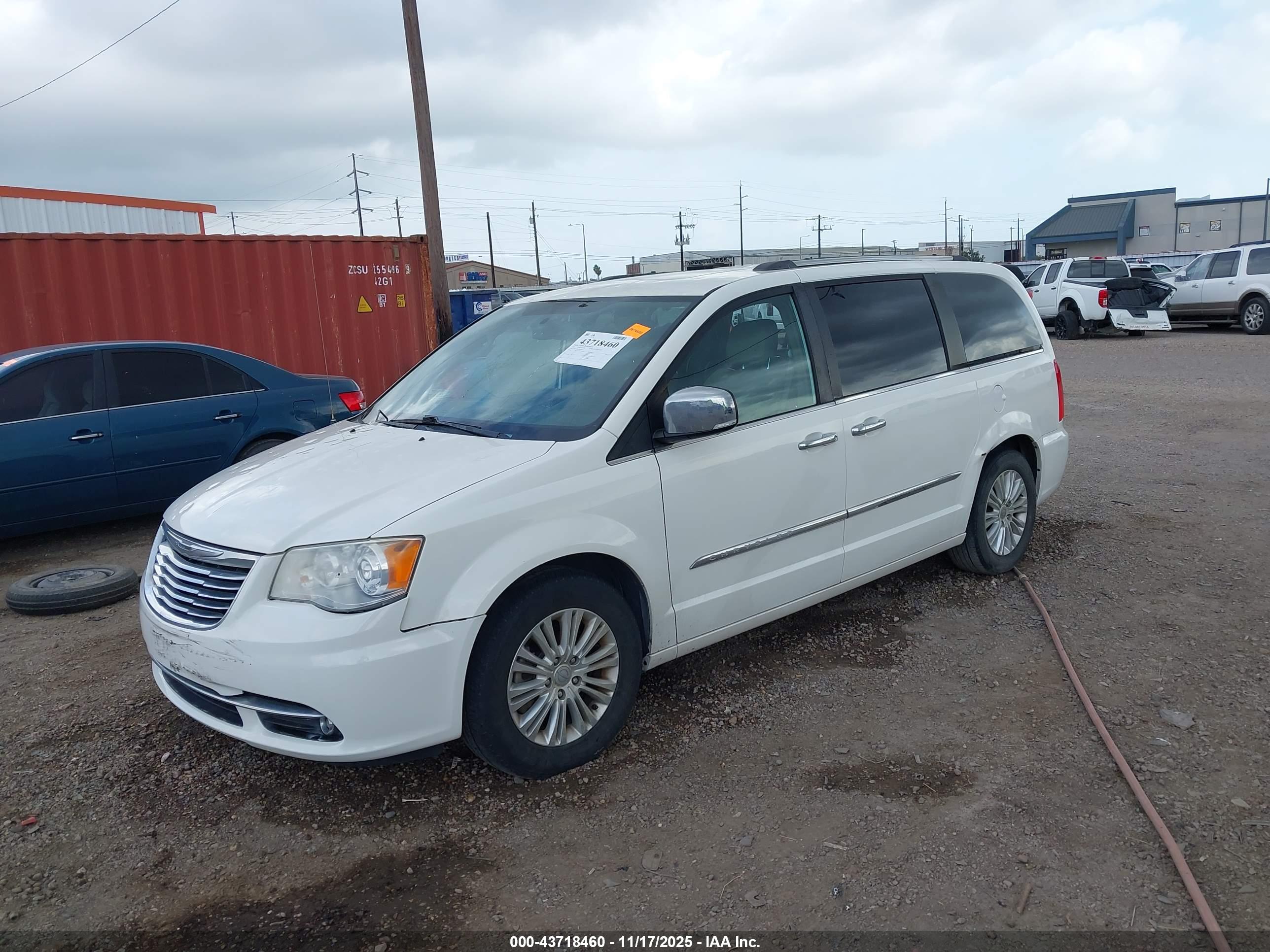 CHRYSLER TOWN image 2