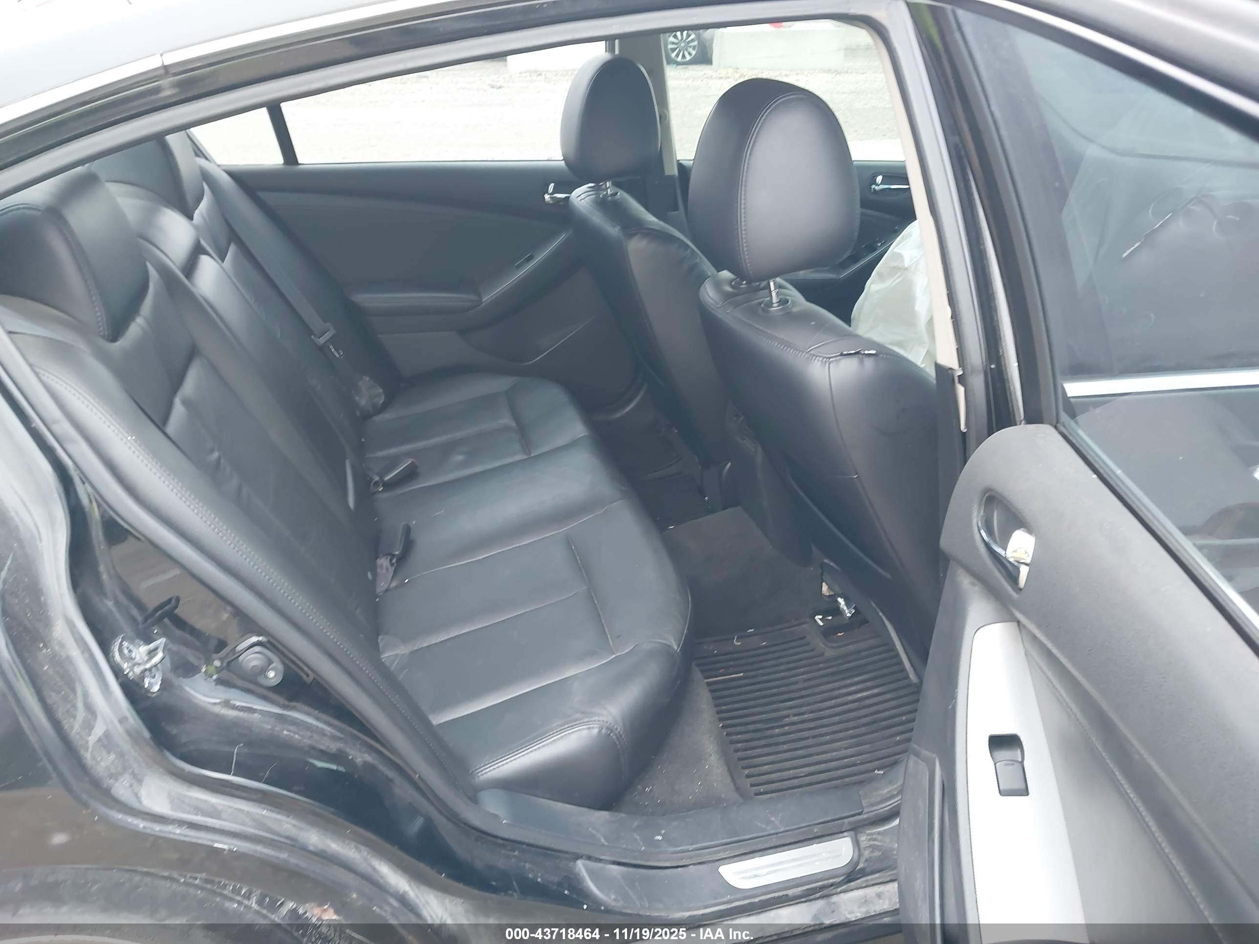 NISSAN ALTIMA image 8