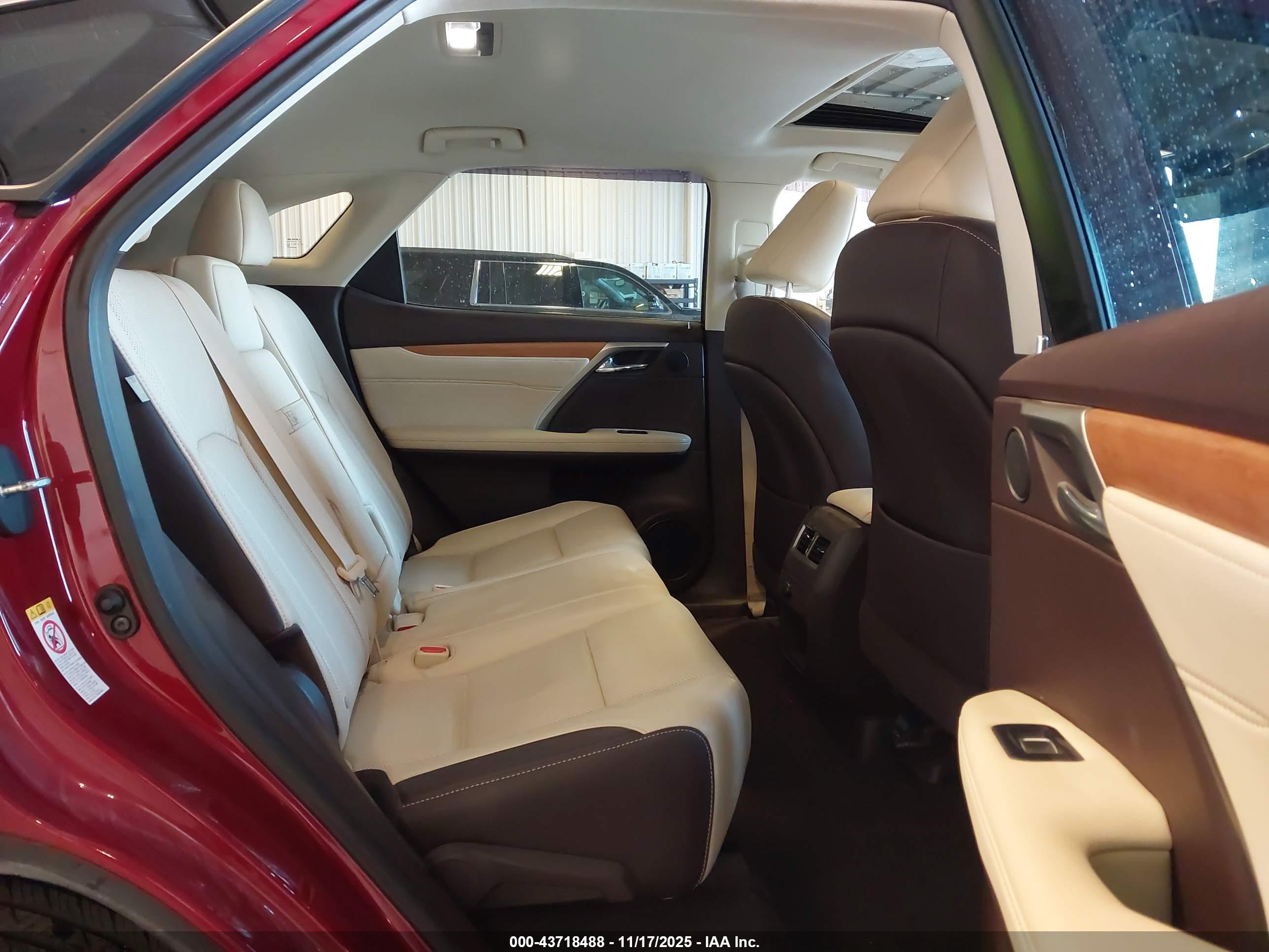 LEXUS RX image 8