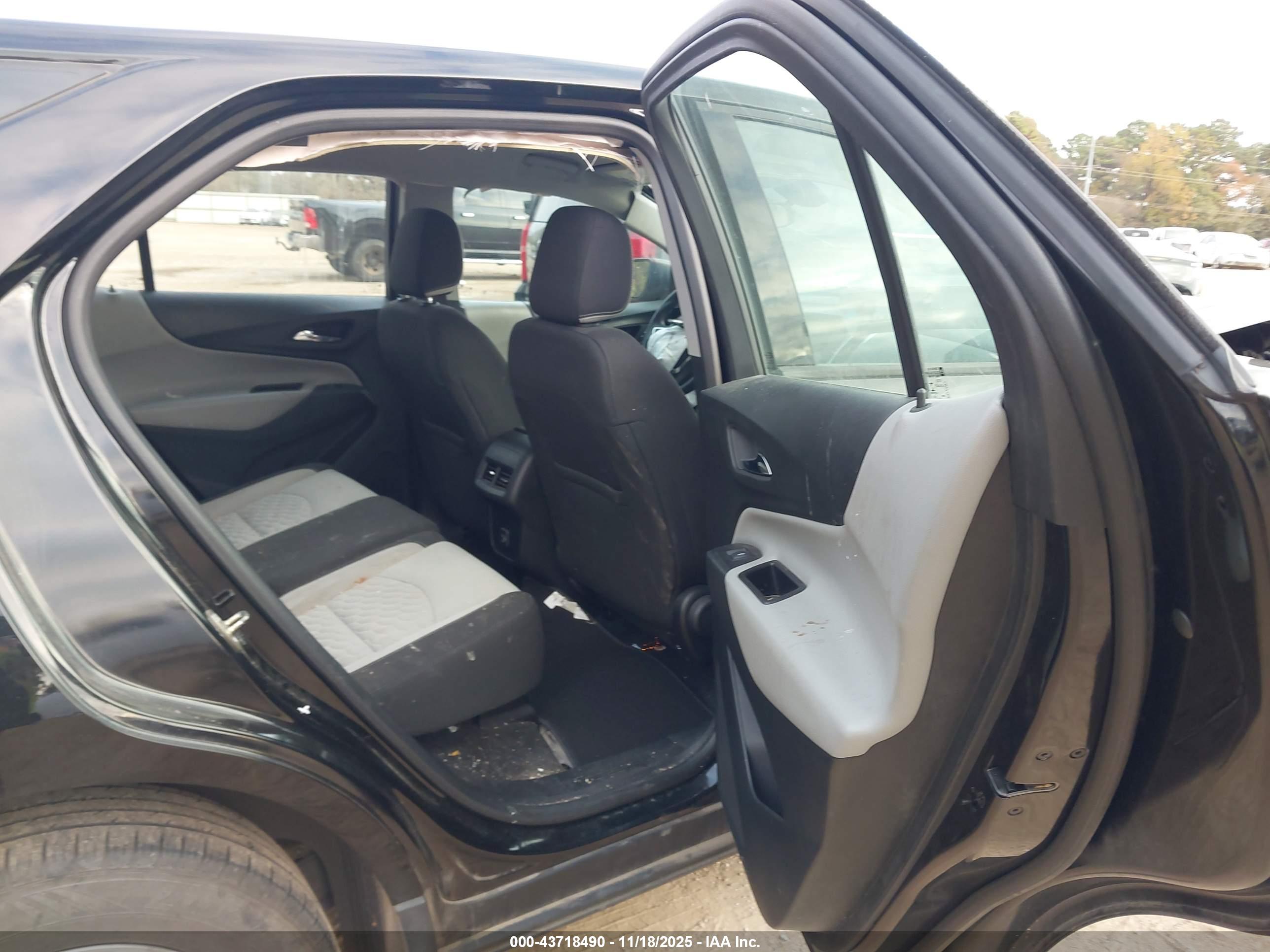 CHEVROLET EQUINOX image 8