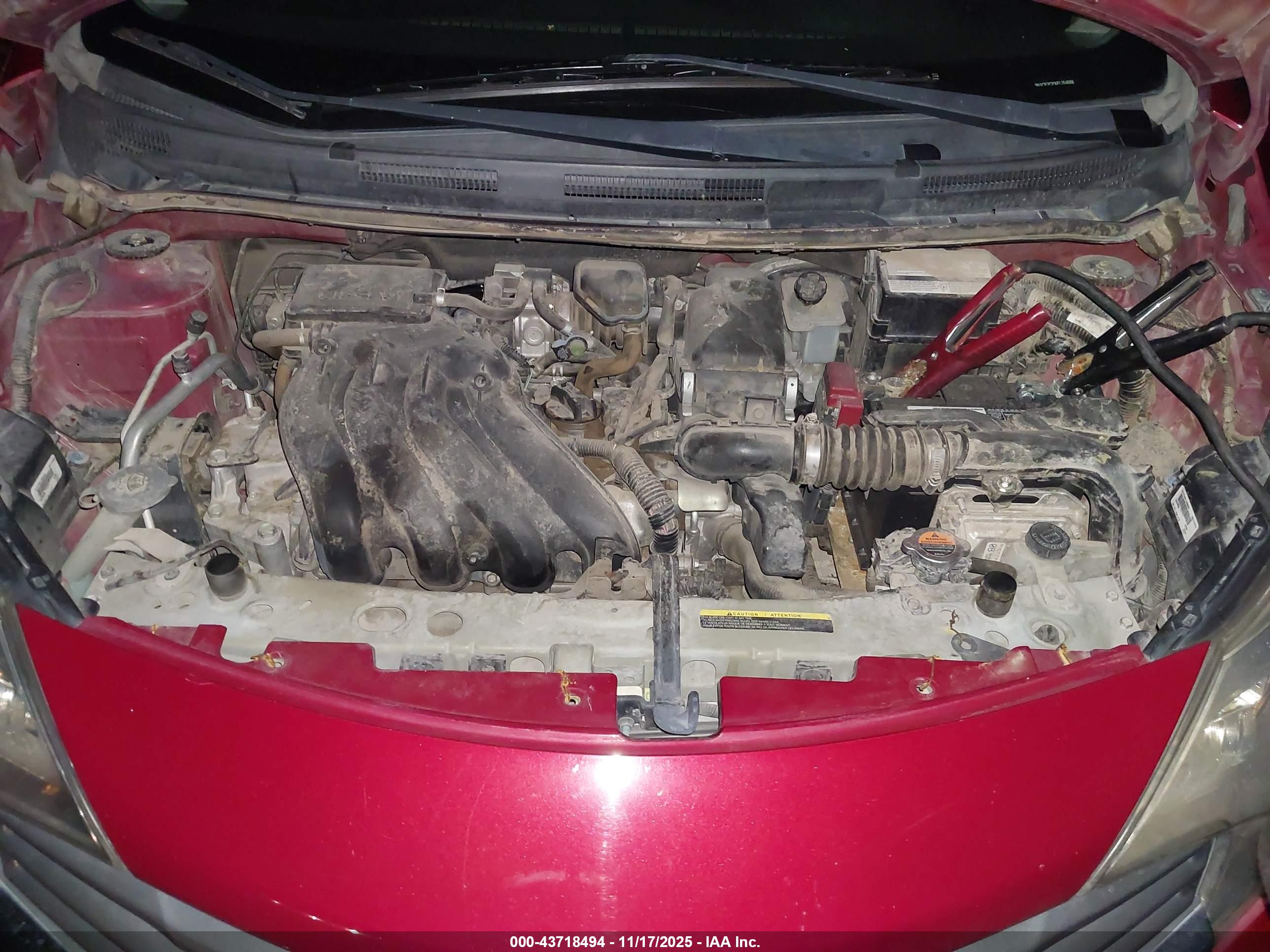 NISSAN VERSA image 10