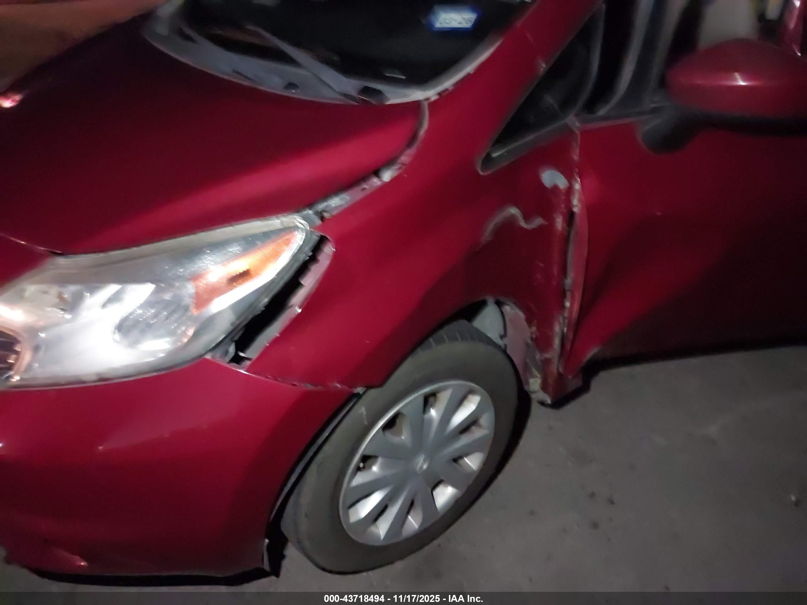 NISSAN VERSA image 6