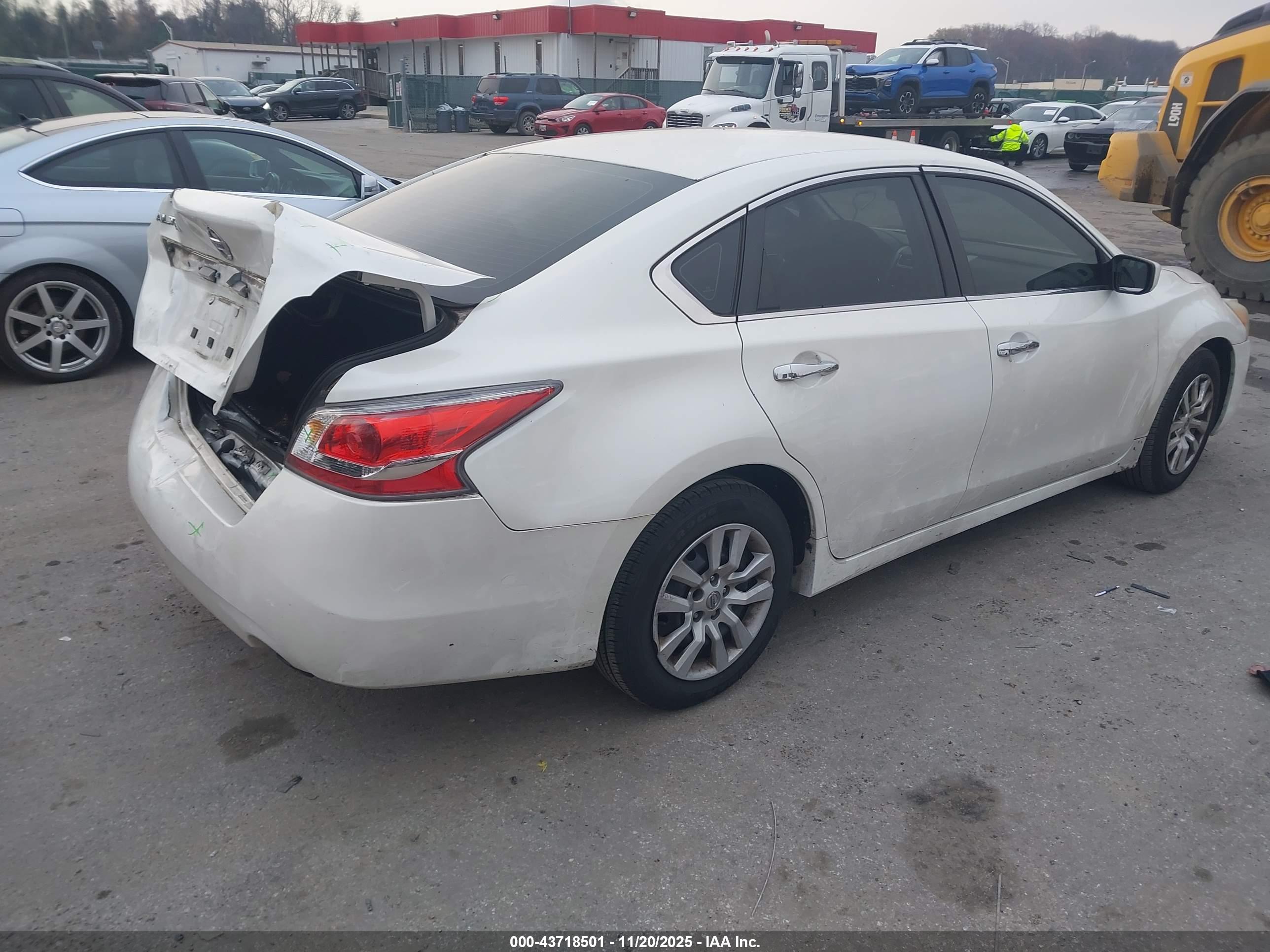 NISSAN ALTIMA image 4