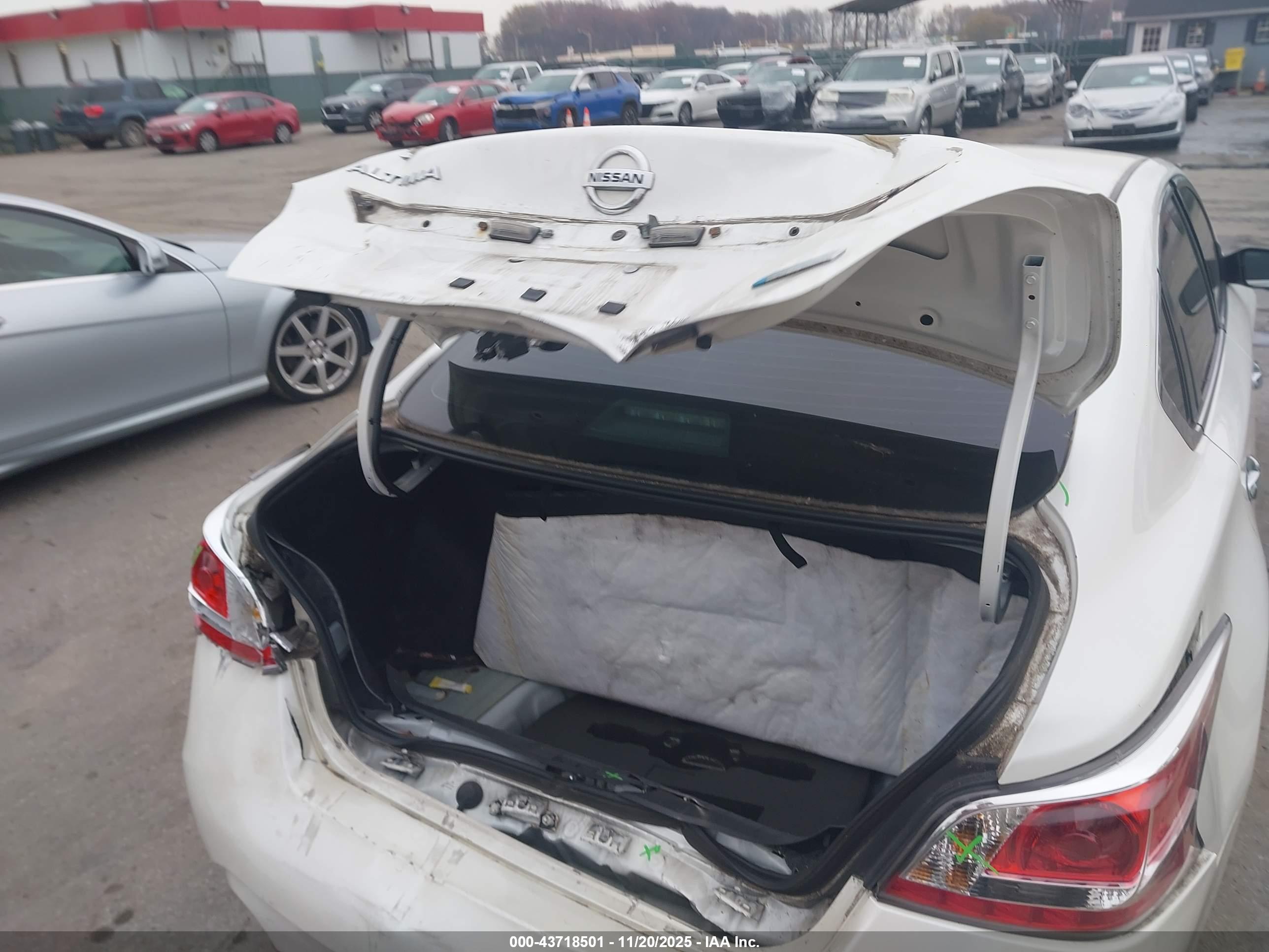NISSAN ALTIMA image 6