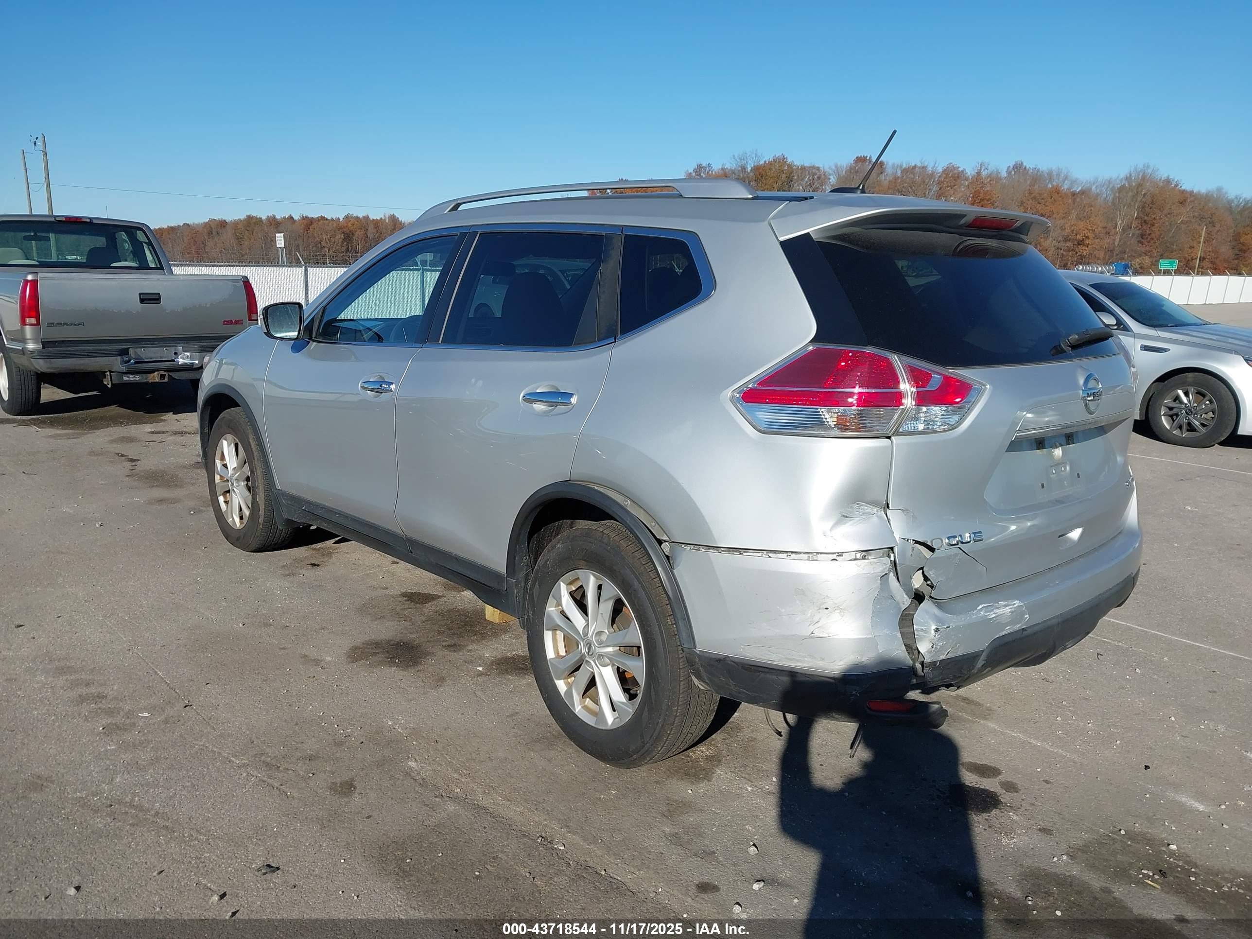 NISSAN ROGUE image 3