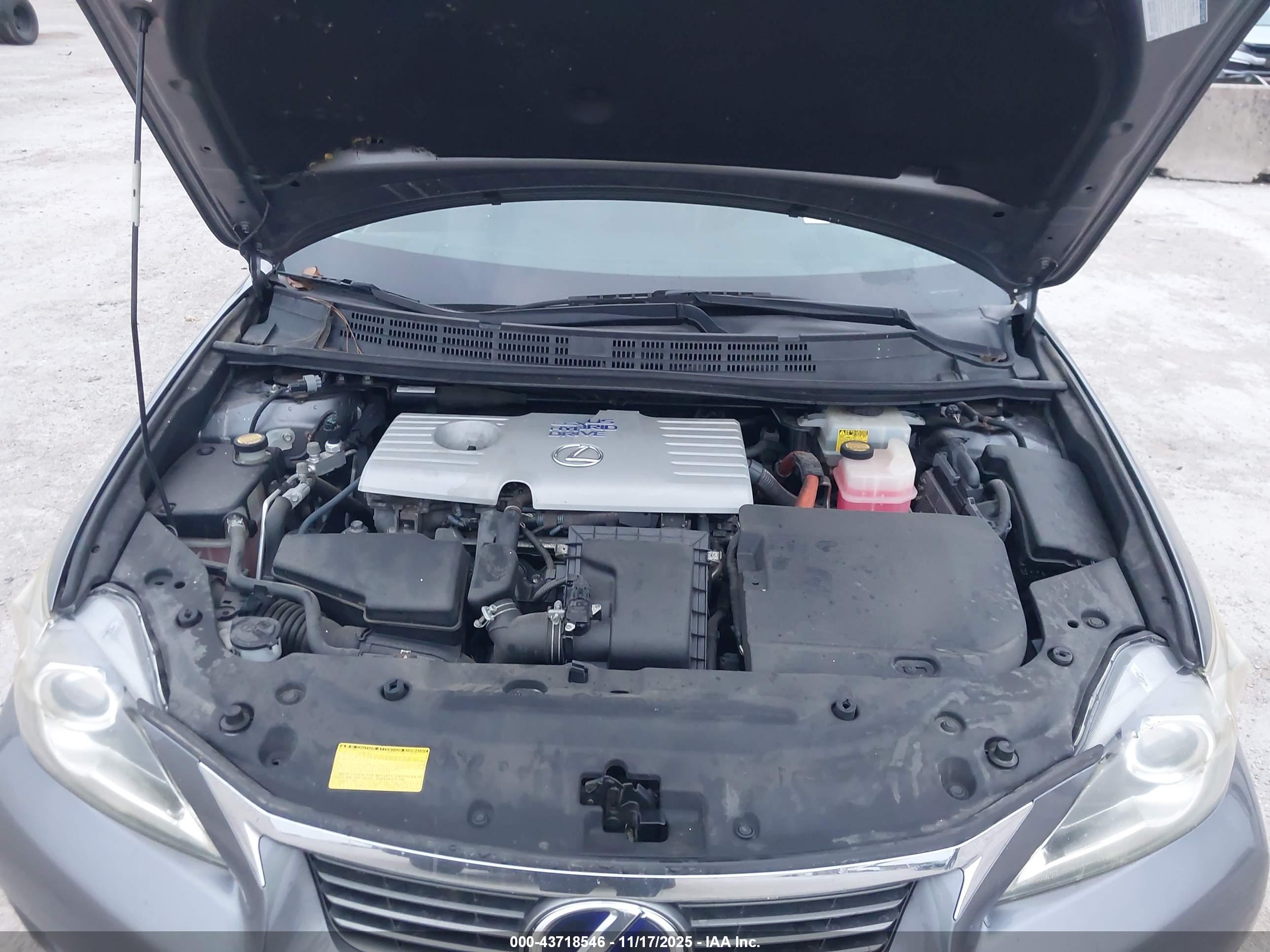 LEXUS CT image 10
