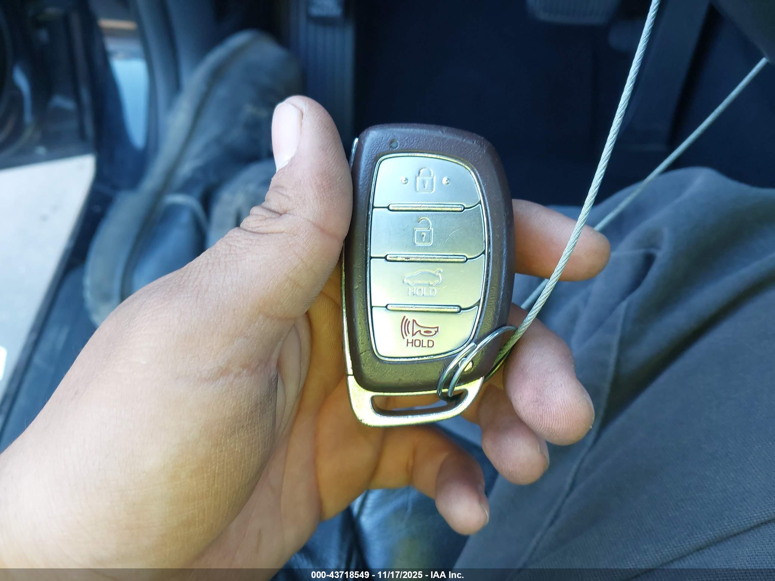 HYUNDAI SONATA image 11