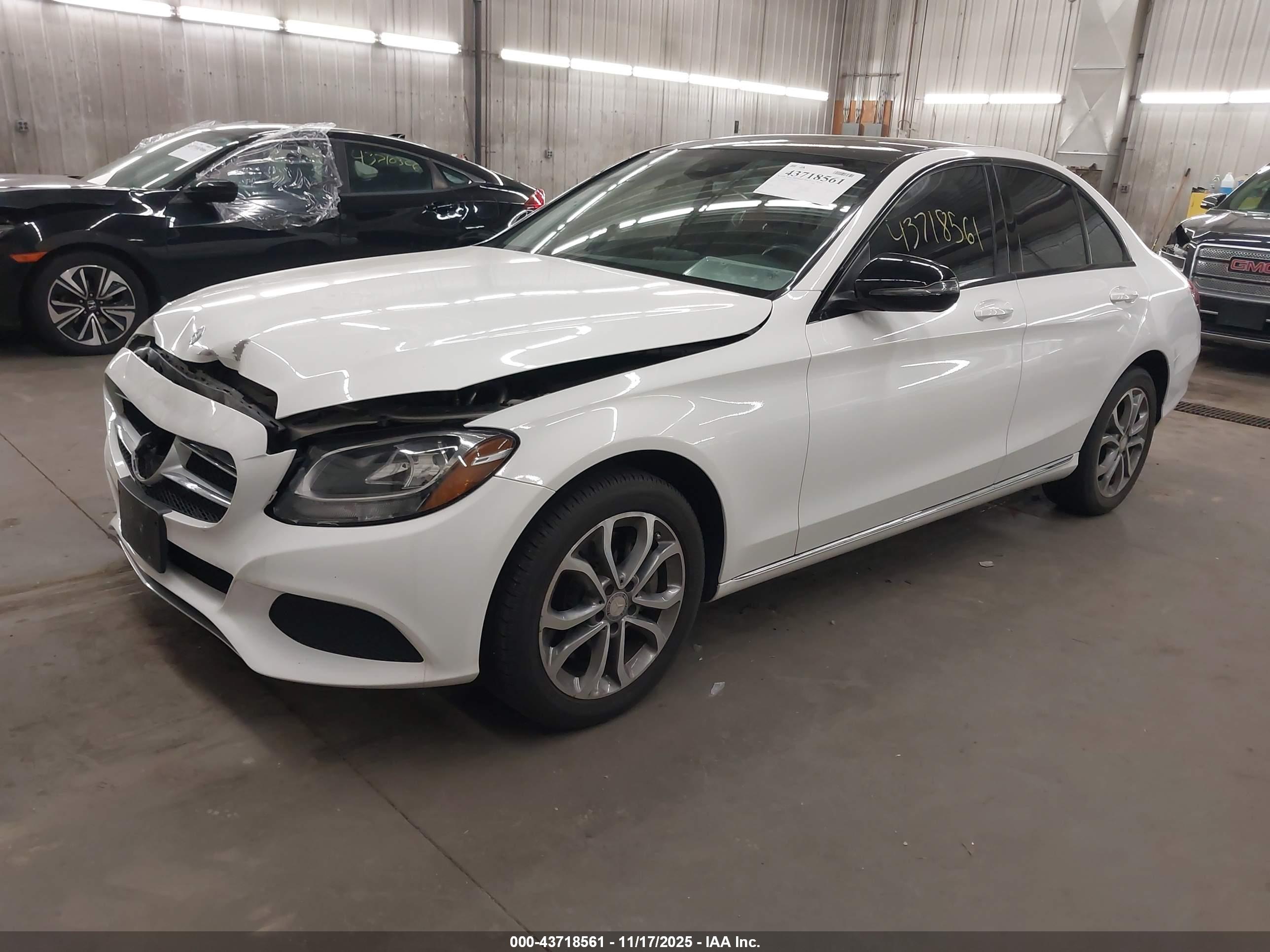 MERCEDES-BENZ C image 2