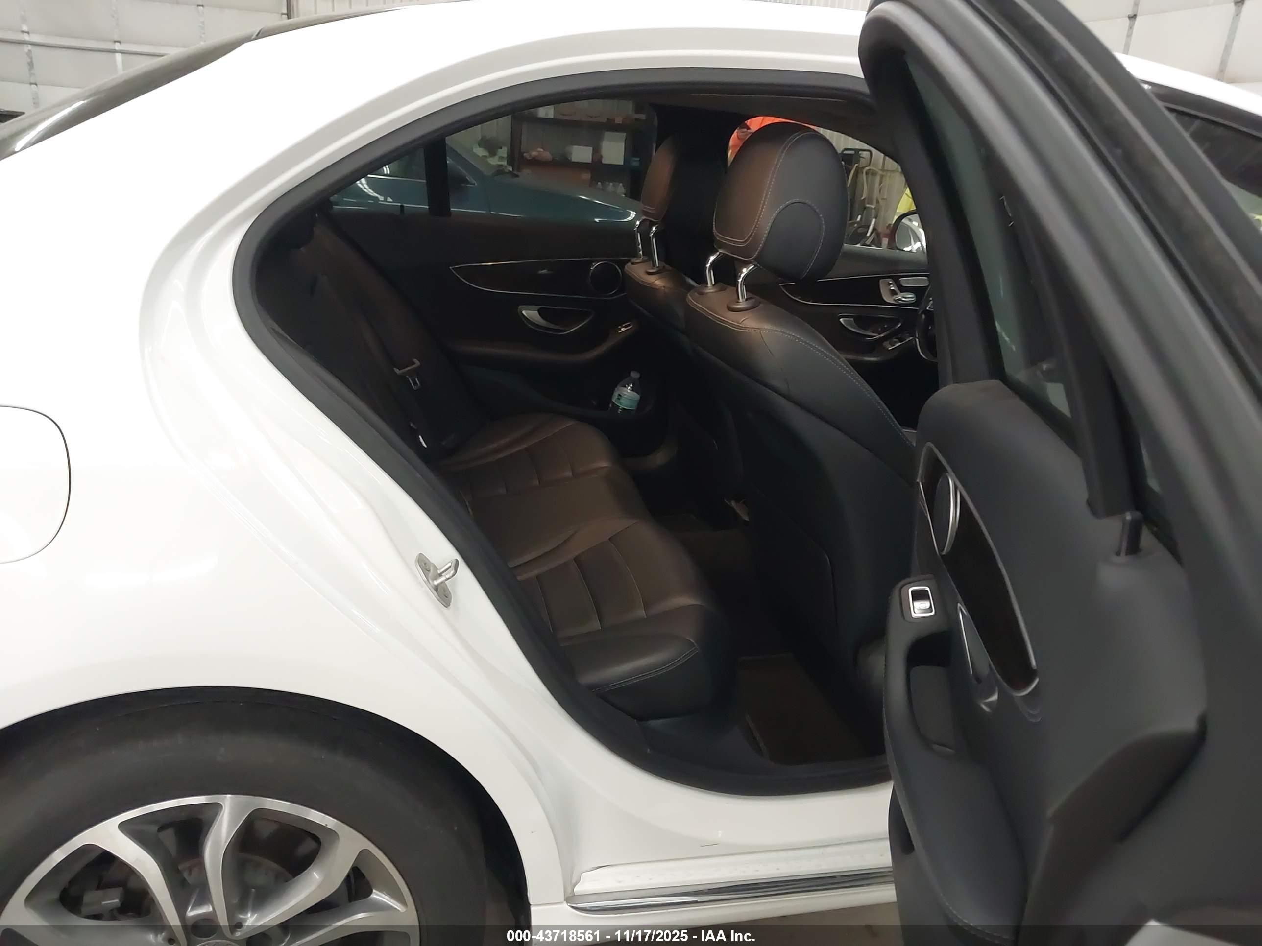 MERCEDES-BENZ C image 8