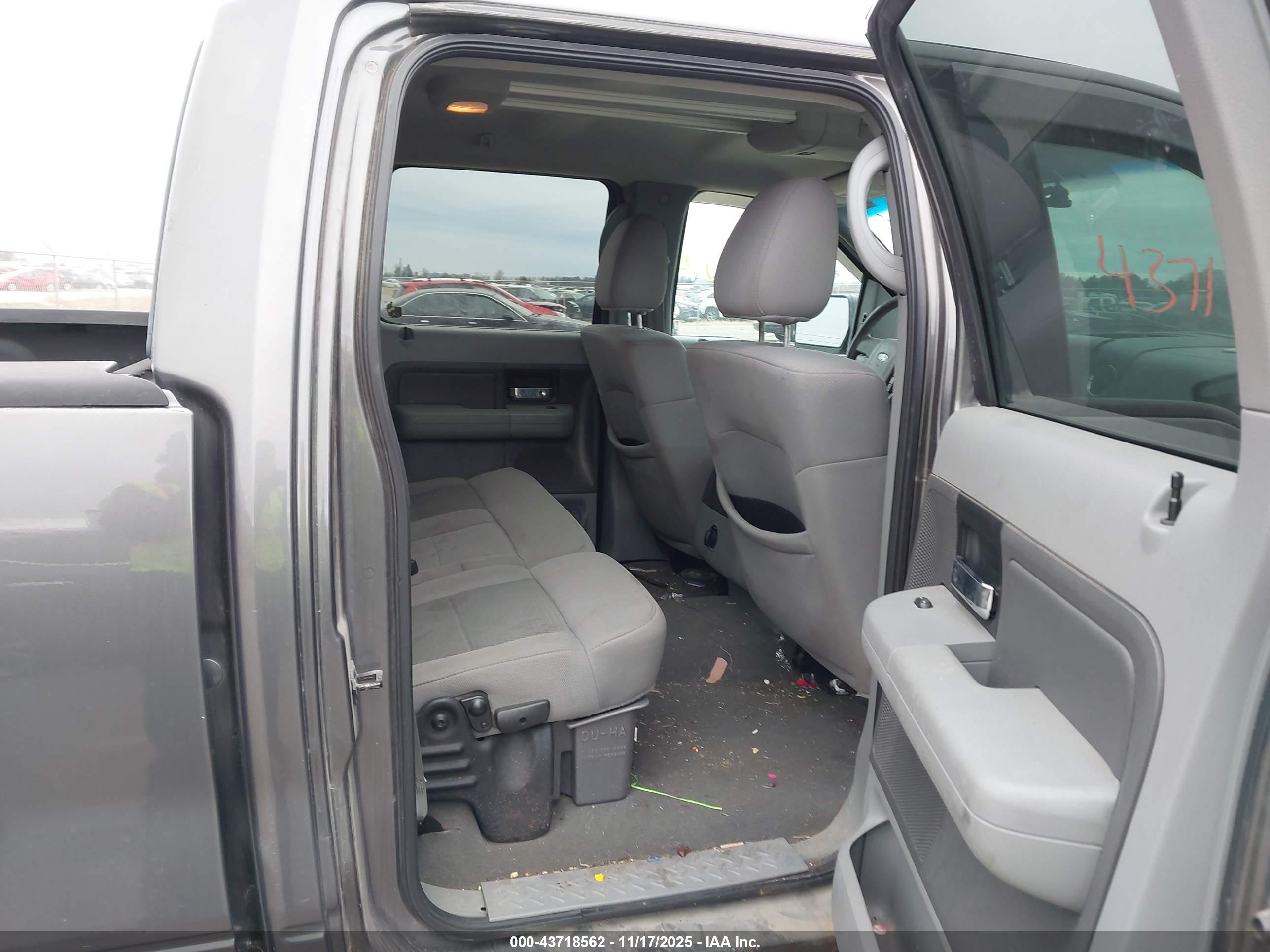 FORD F-150 image 8