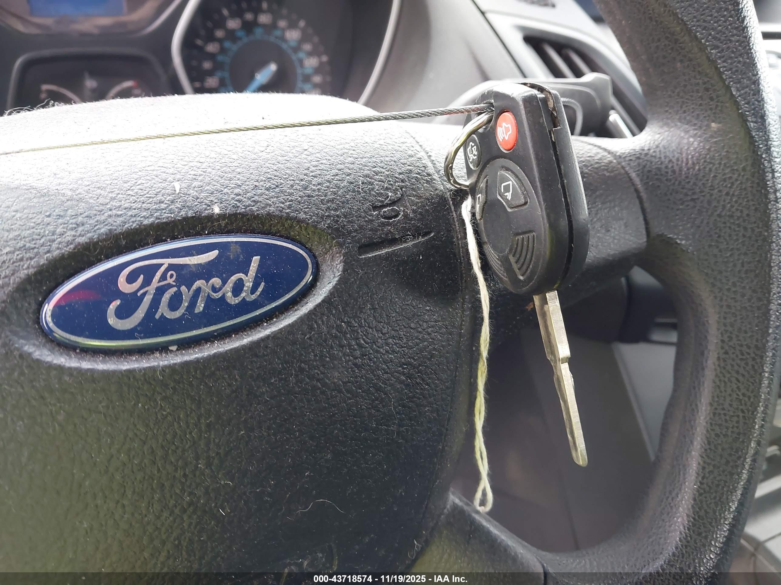 FORD FOCUS image 11