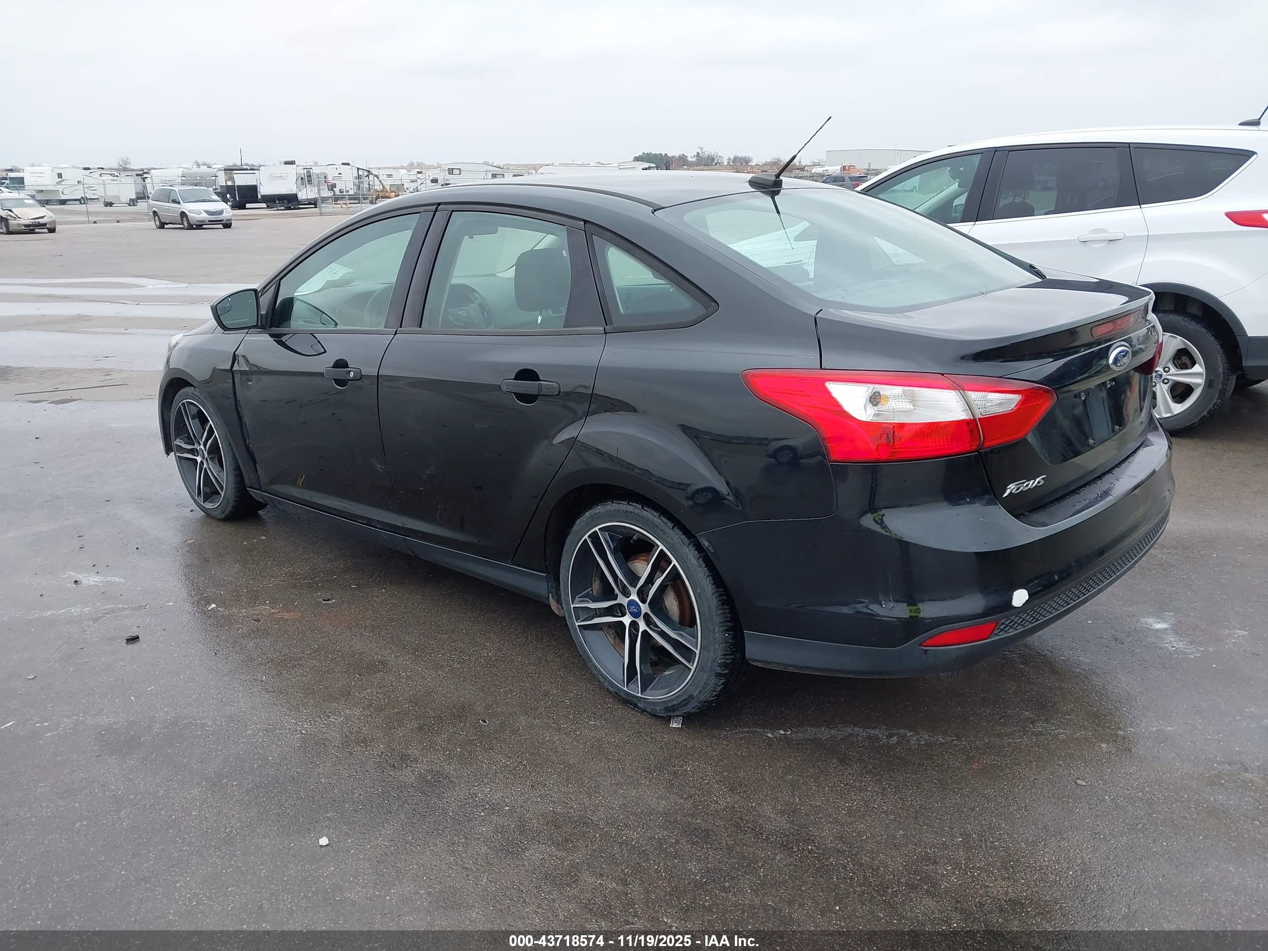 FORD FOCUS image 3