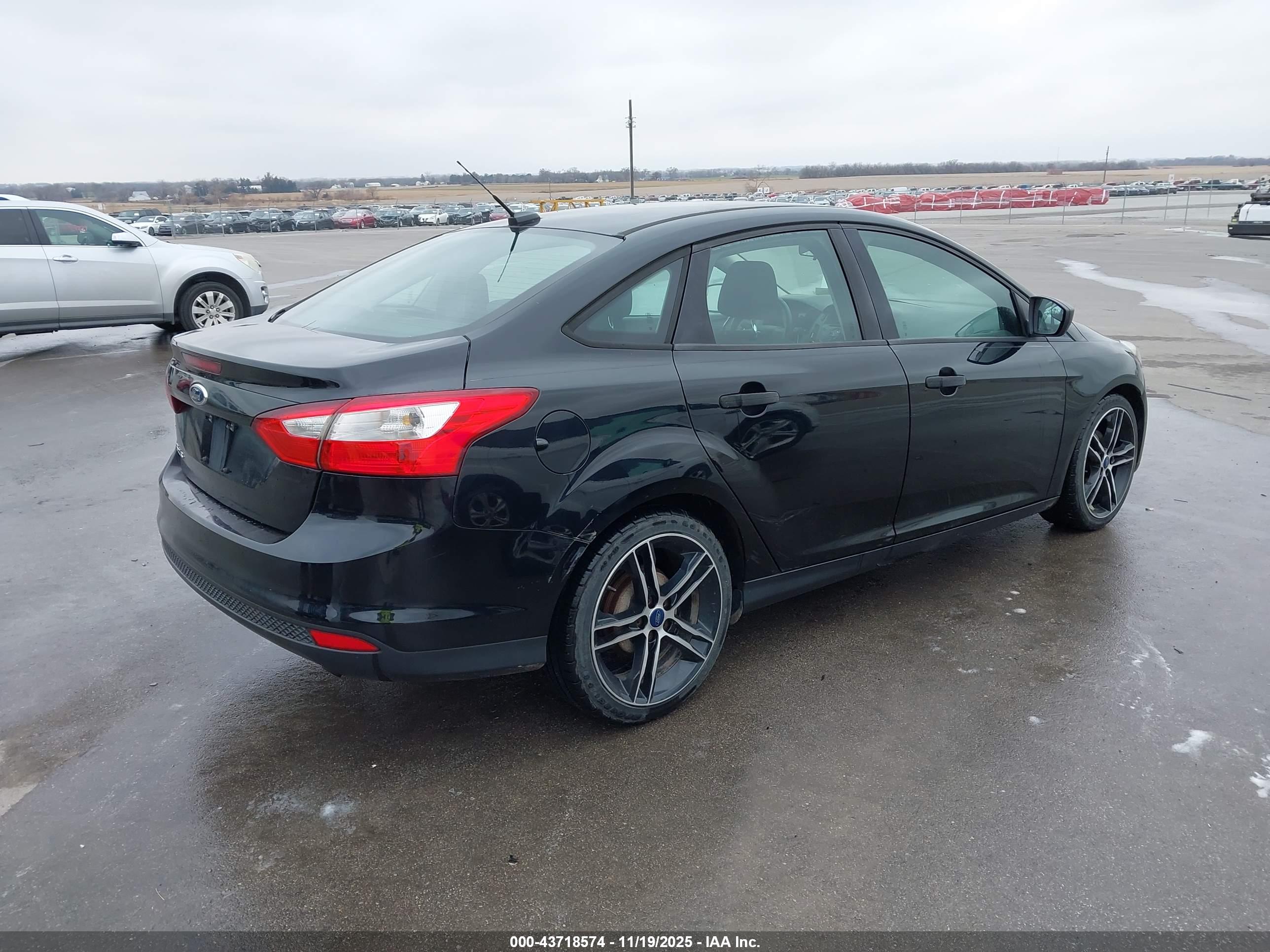 FORD FOCUS image 4