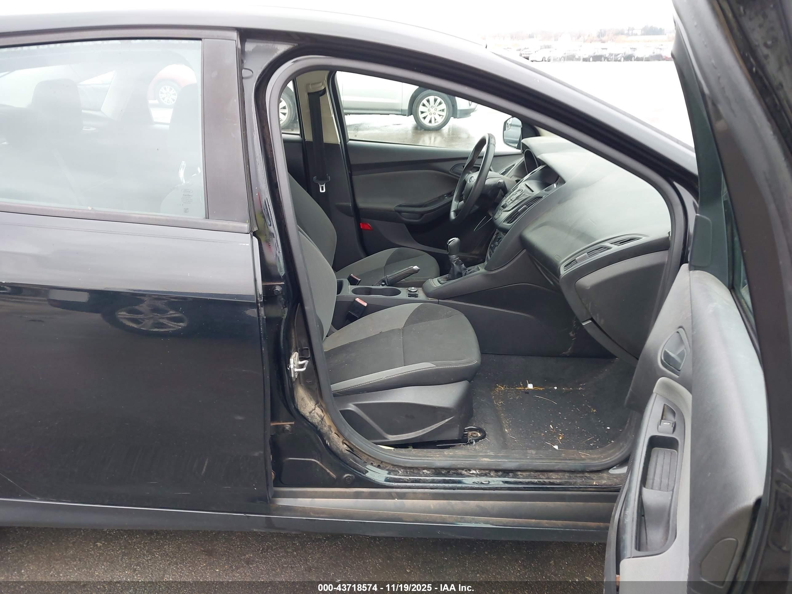 FORD FOCUS image 5