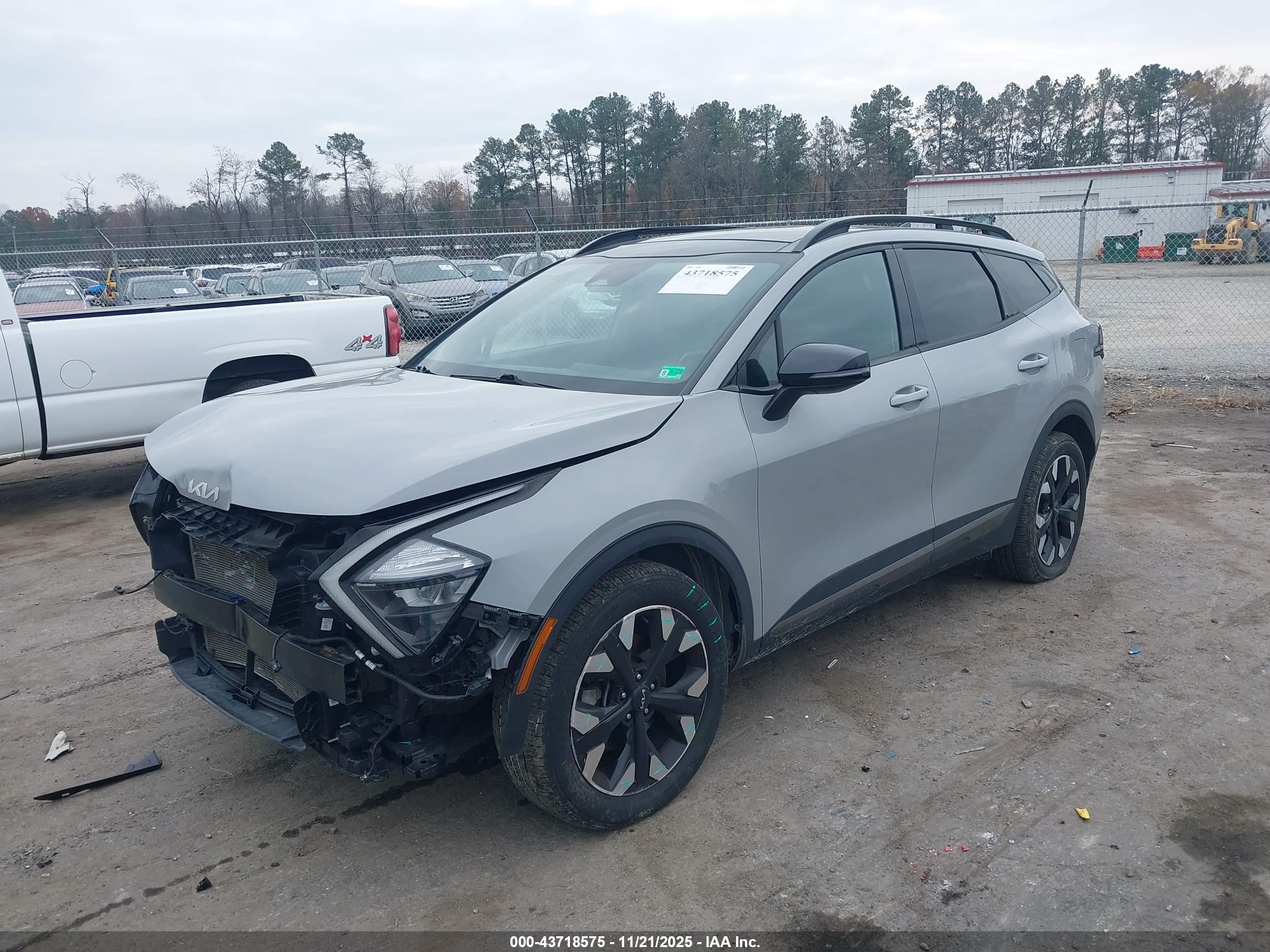 KIA SPORTAGE image 2