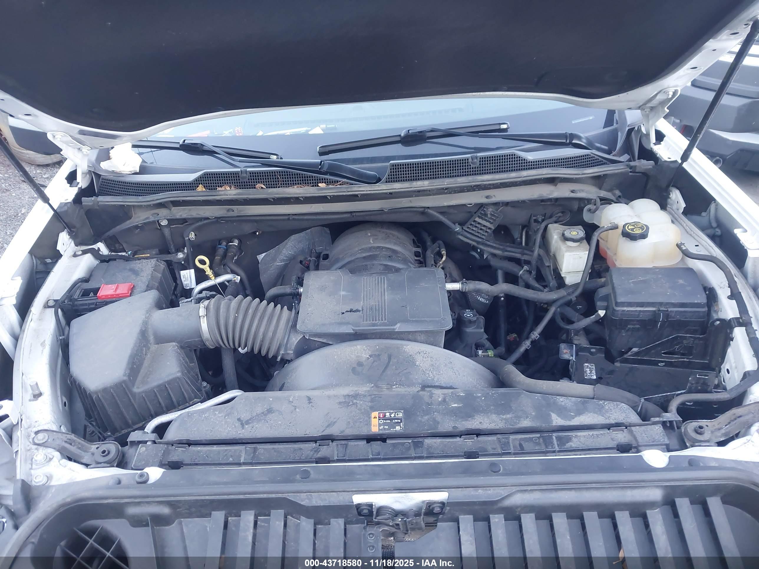 CHEVROLET SILVERADO image 10