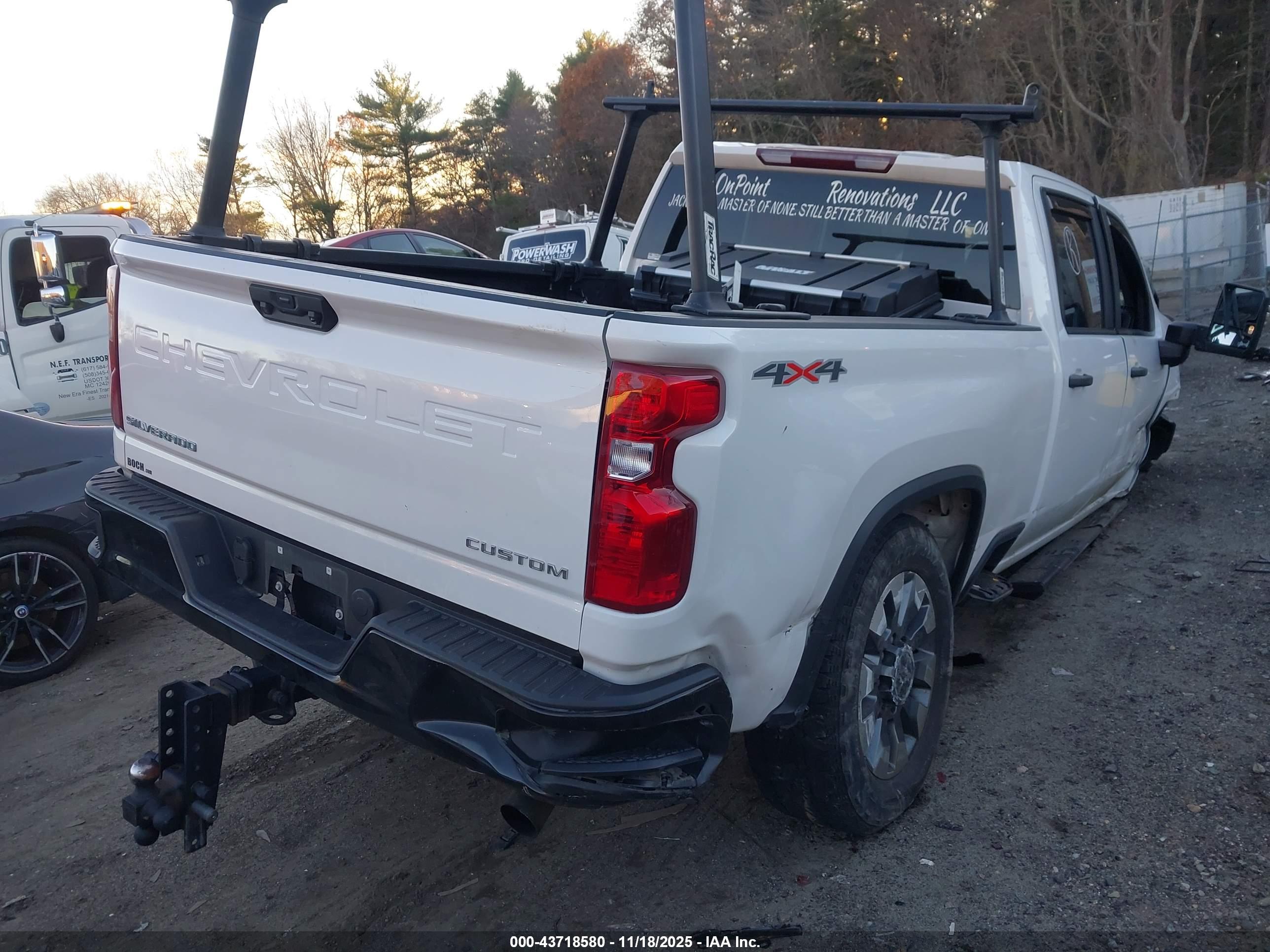 CHEVROLET SILVERADO image 4