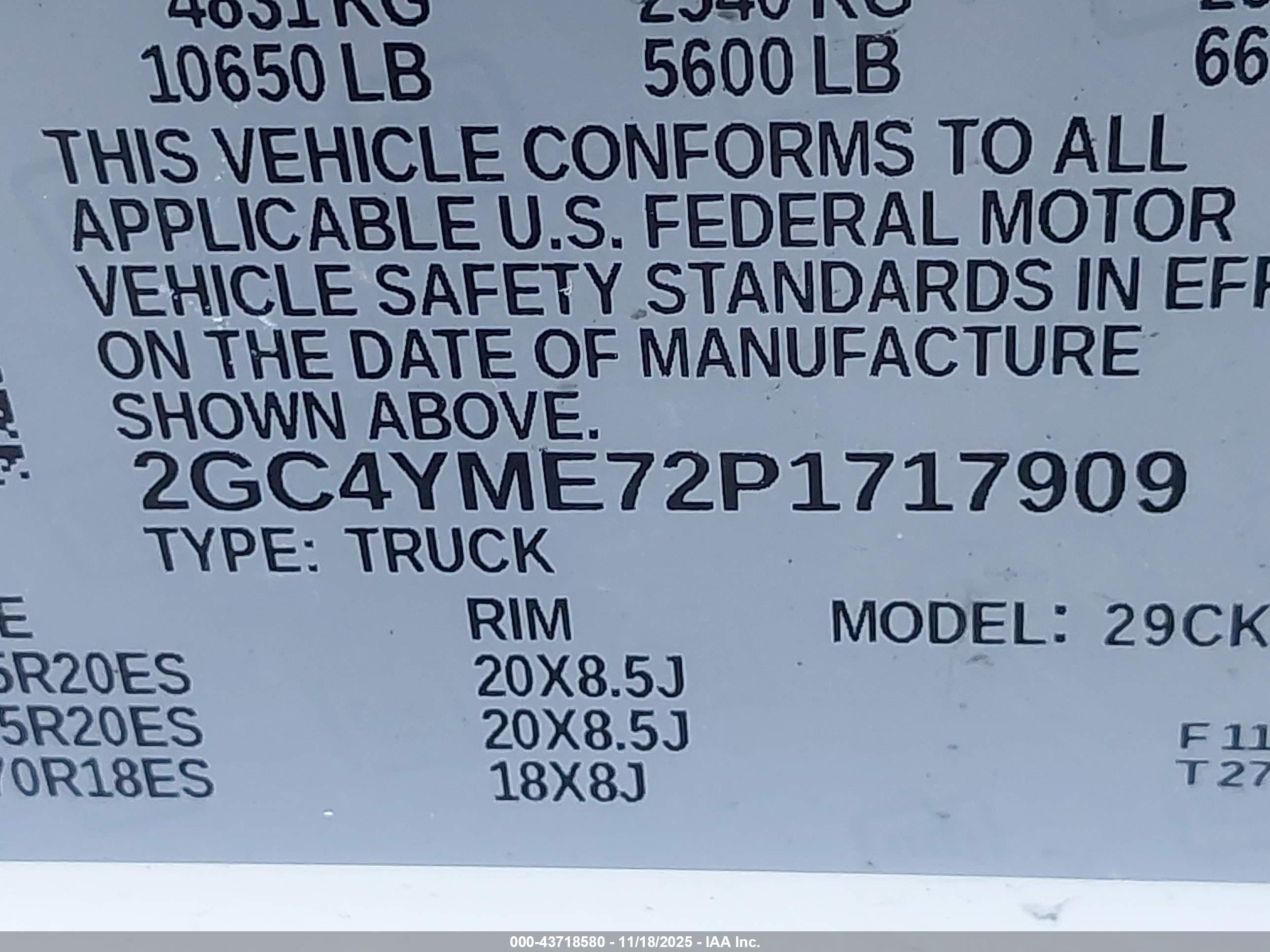 CHEVROLET SILVERADO image 9