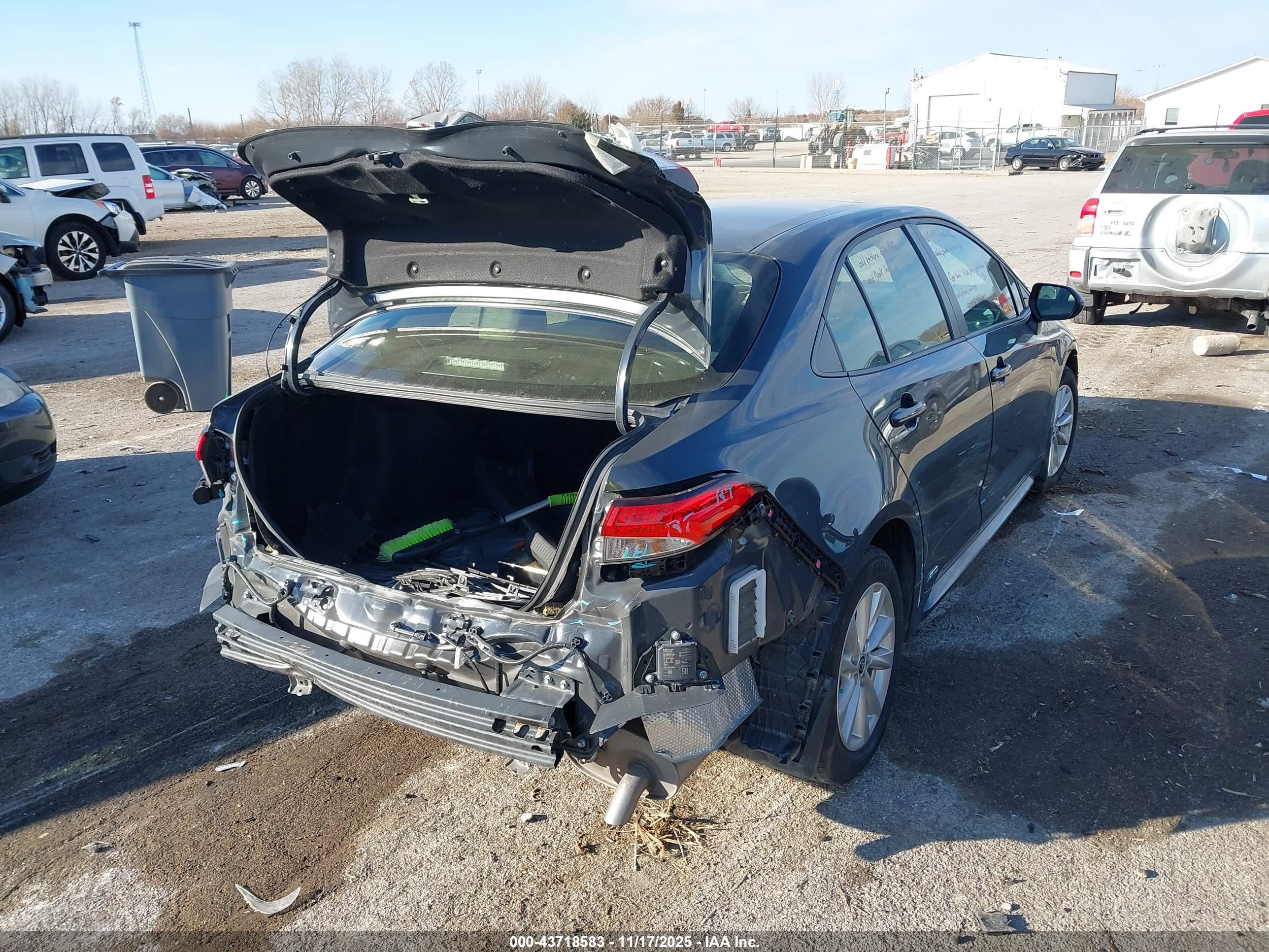 TOYOTA COROLLA image 4